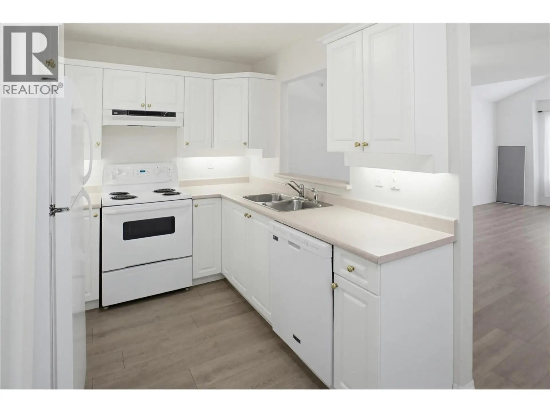 #409 120 VERNON Avenue - Image 4