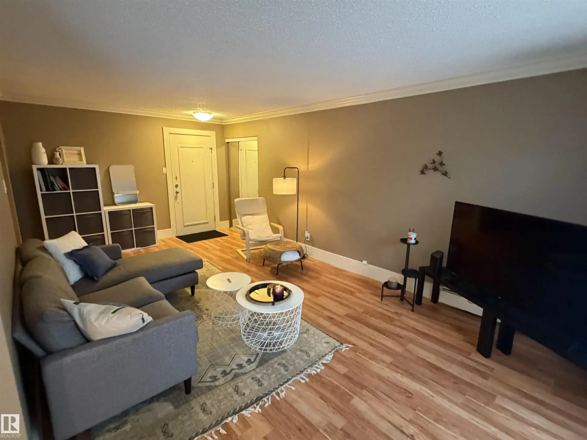 #102 11303 103 AV NW - Image 4