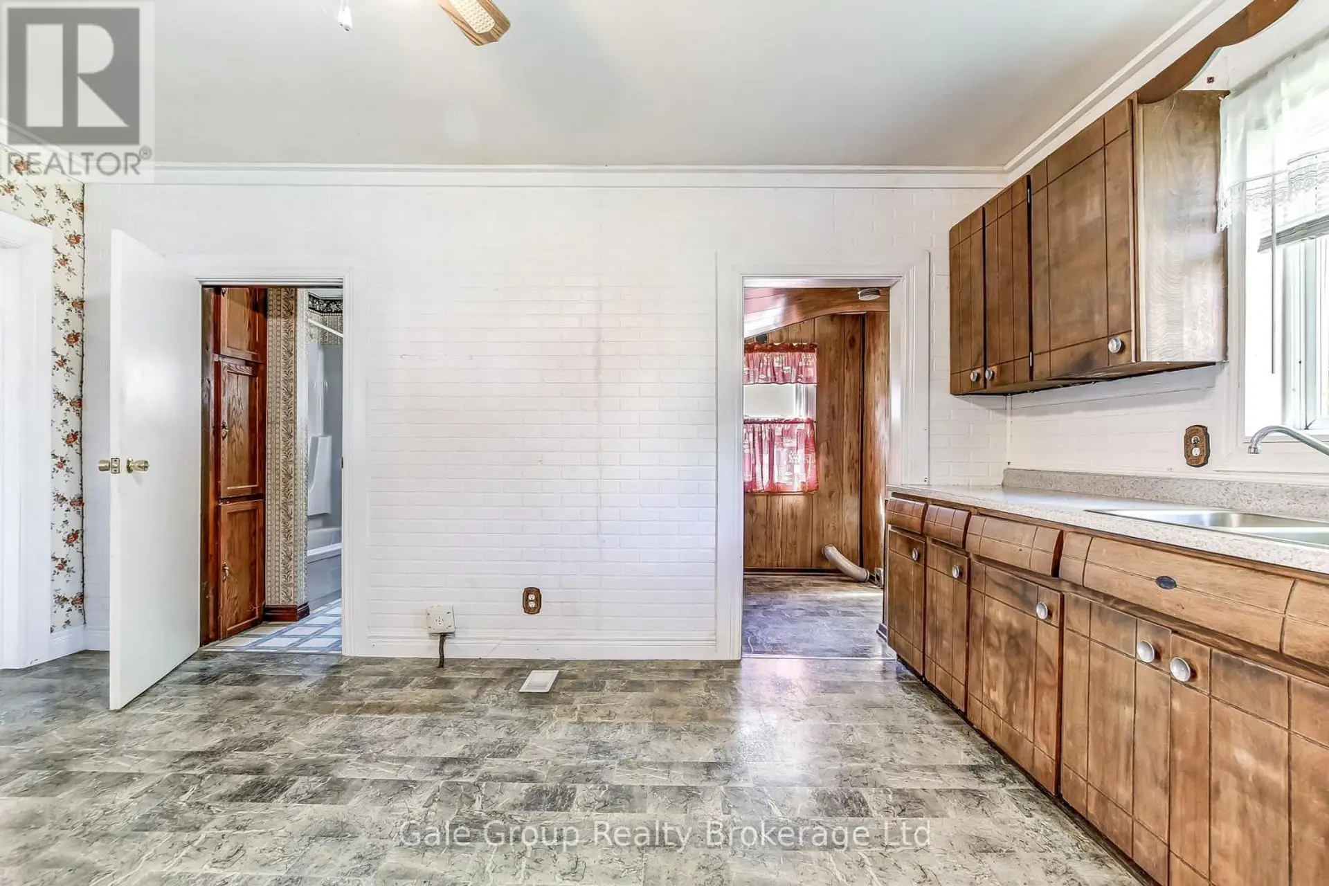 42 MAUD STREET - Image 8