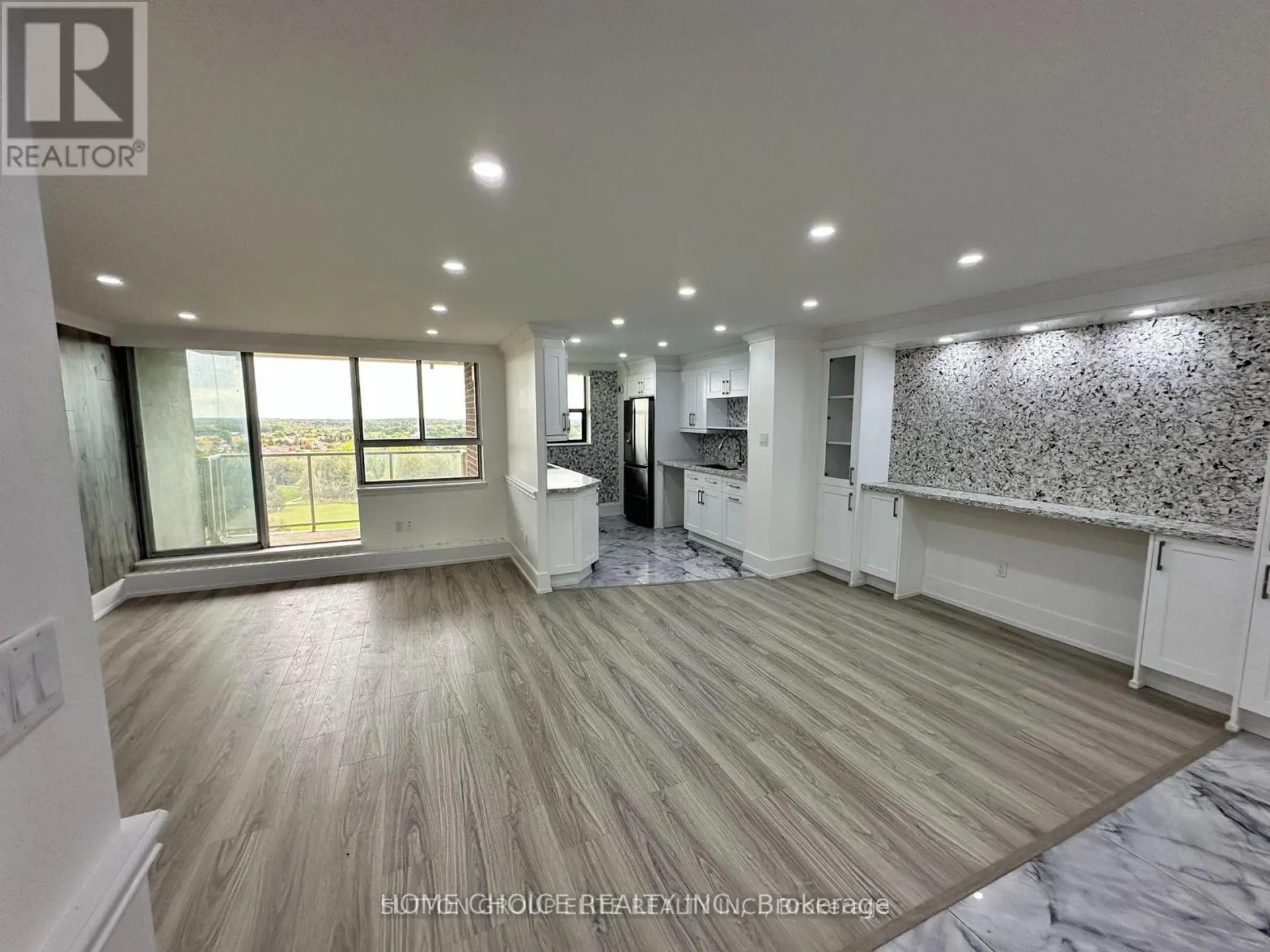 #1006 100 WINGARDEN COURT - Image 1
