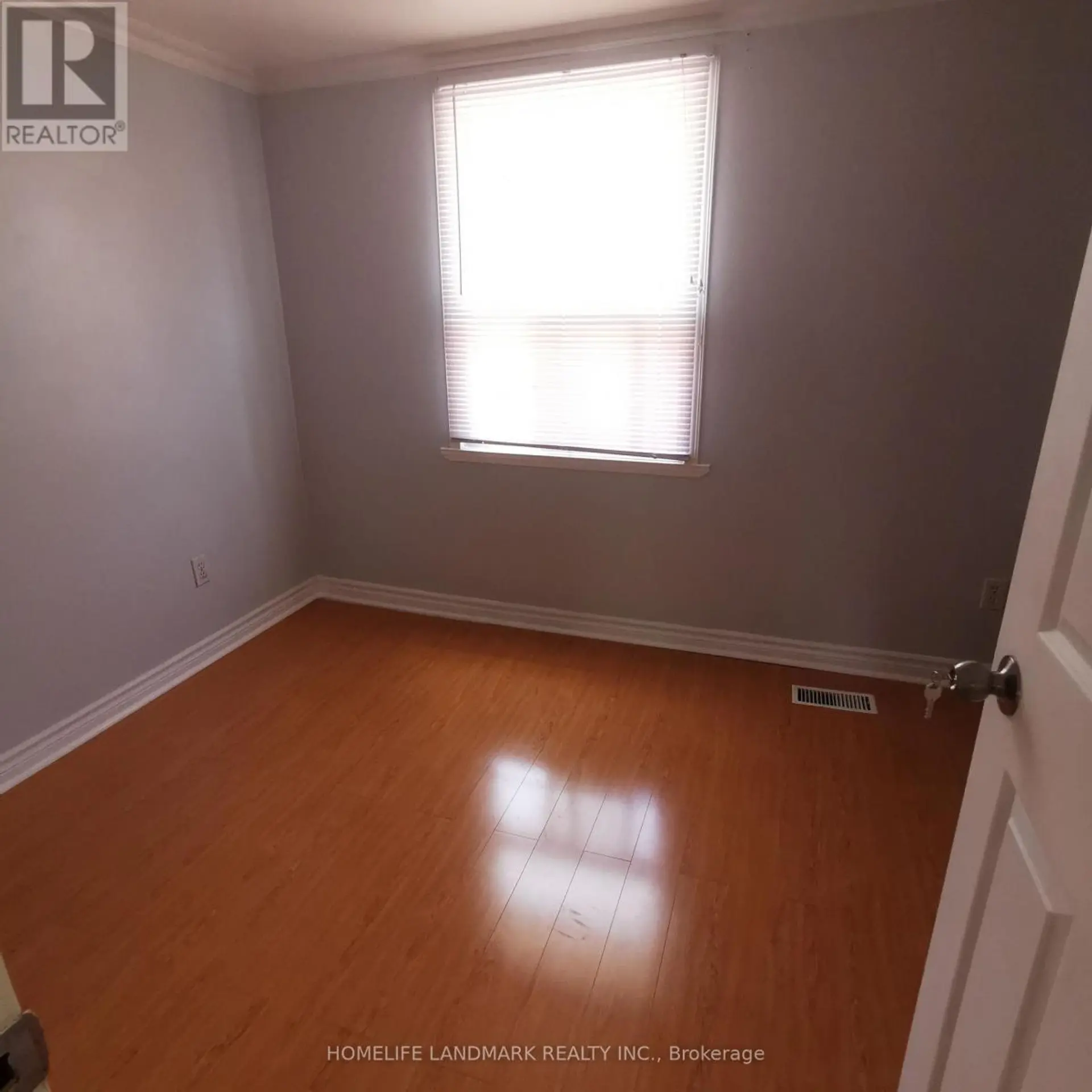 #123 275 BROADVIEW AVENUE - Image 9