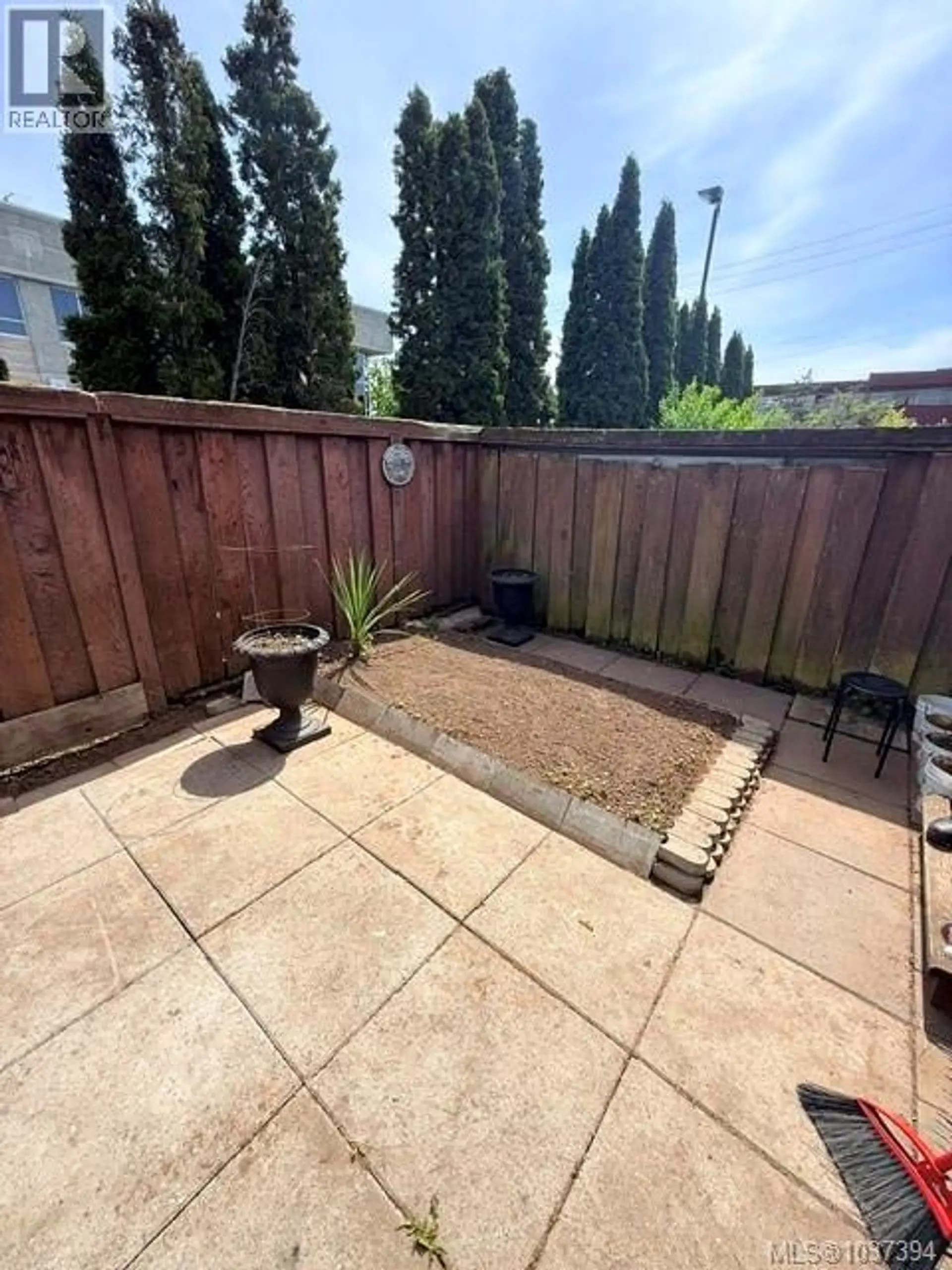 976 Market St - Image 12