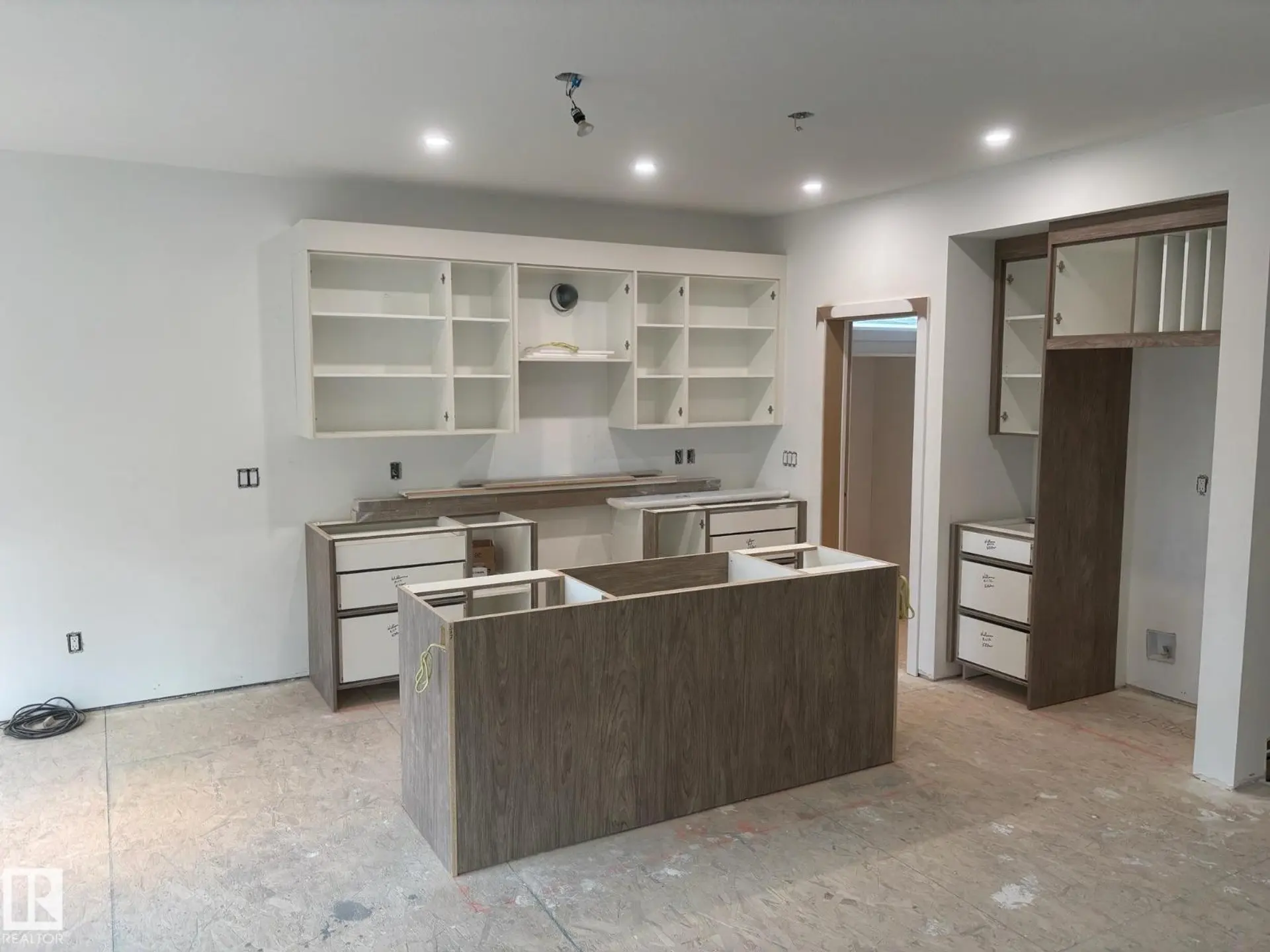 30 ELSINORE PL NW - Image 2
