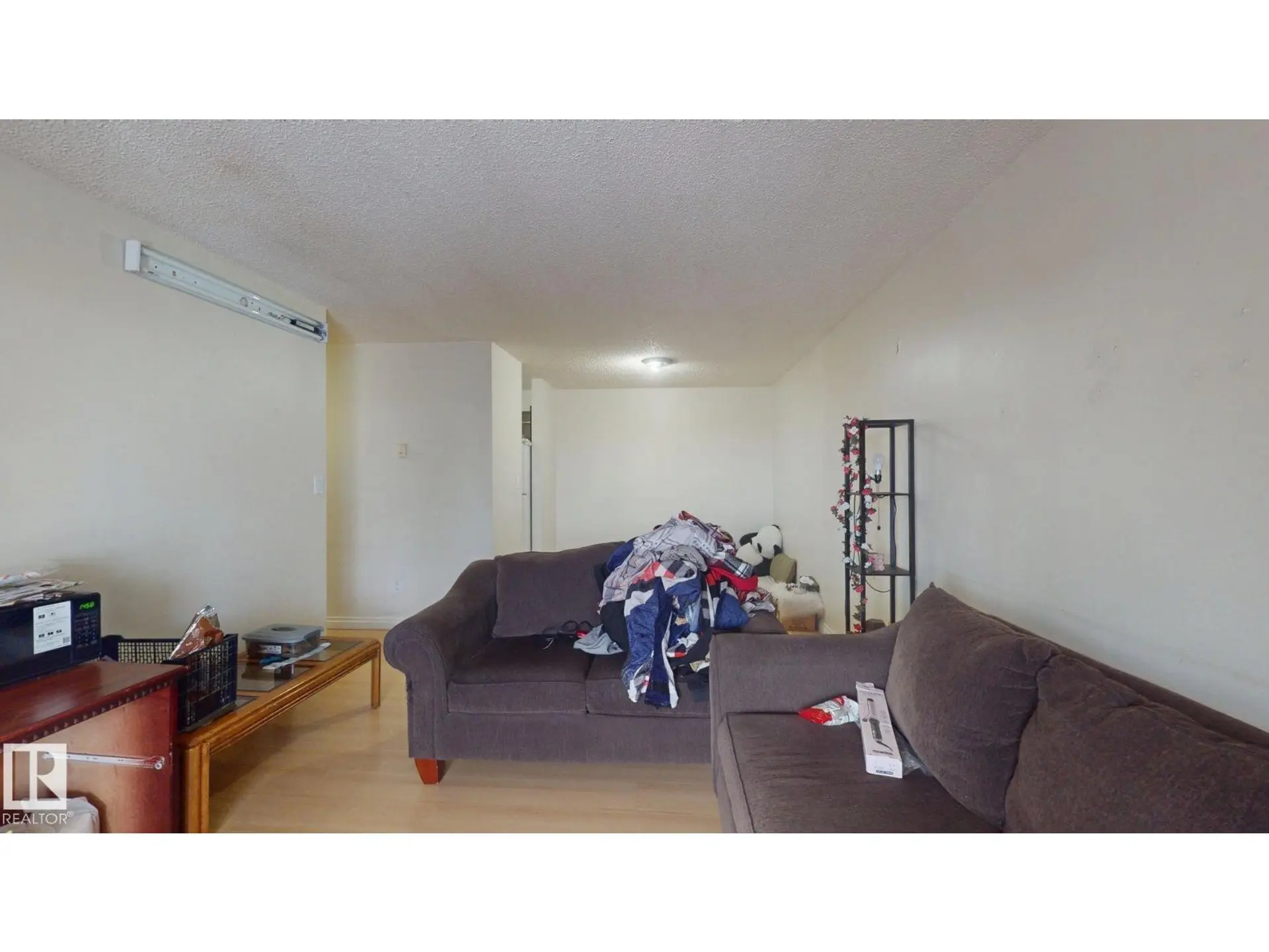 #402 2624 milwwods RD NW NW - Image 4