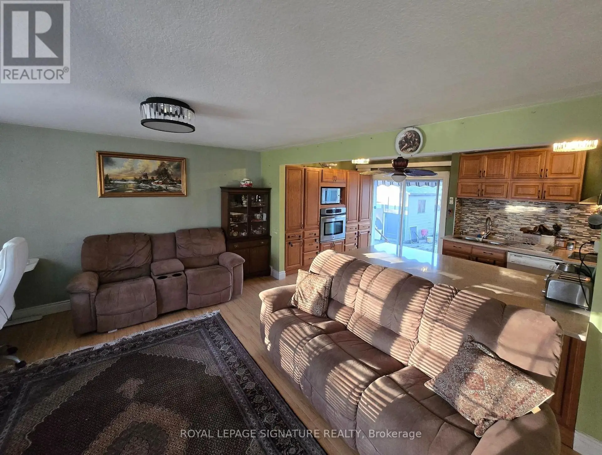 601 CONACHER DRIVE - Image 15