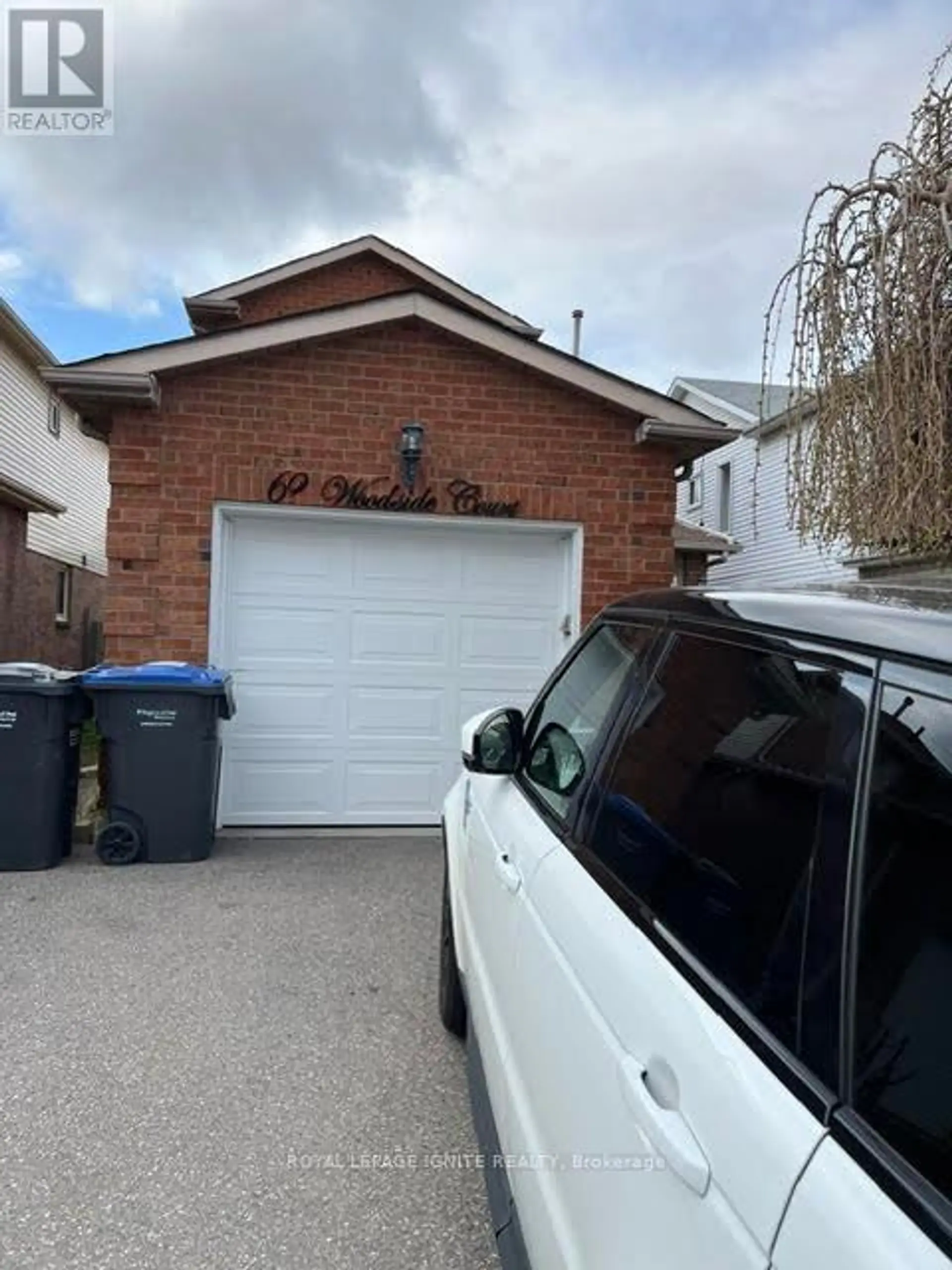 62 WOODSIDE COURT - Image 1
