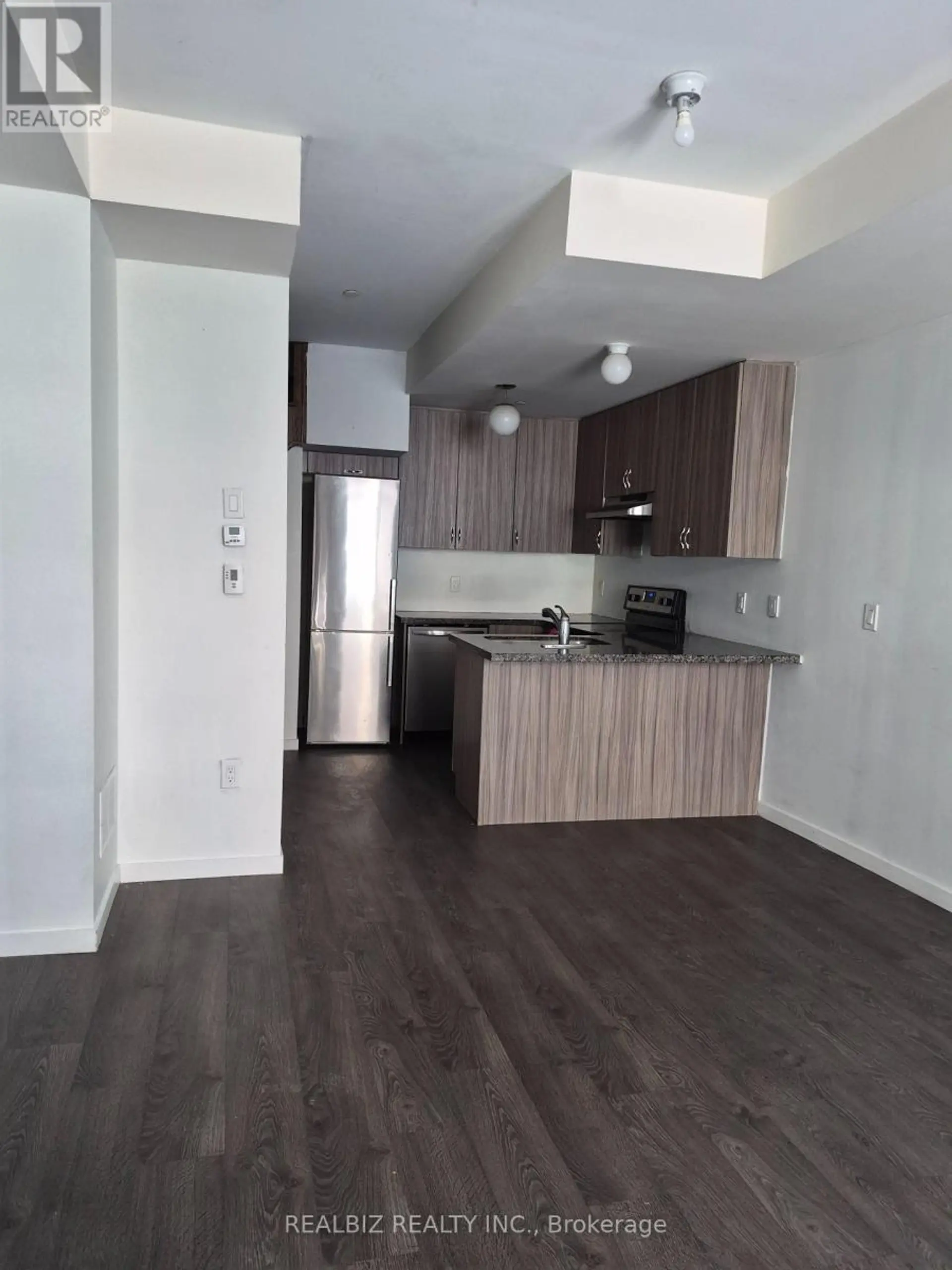 #99 500 ALEX GARDNER CIRCLE - Image 6