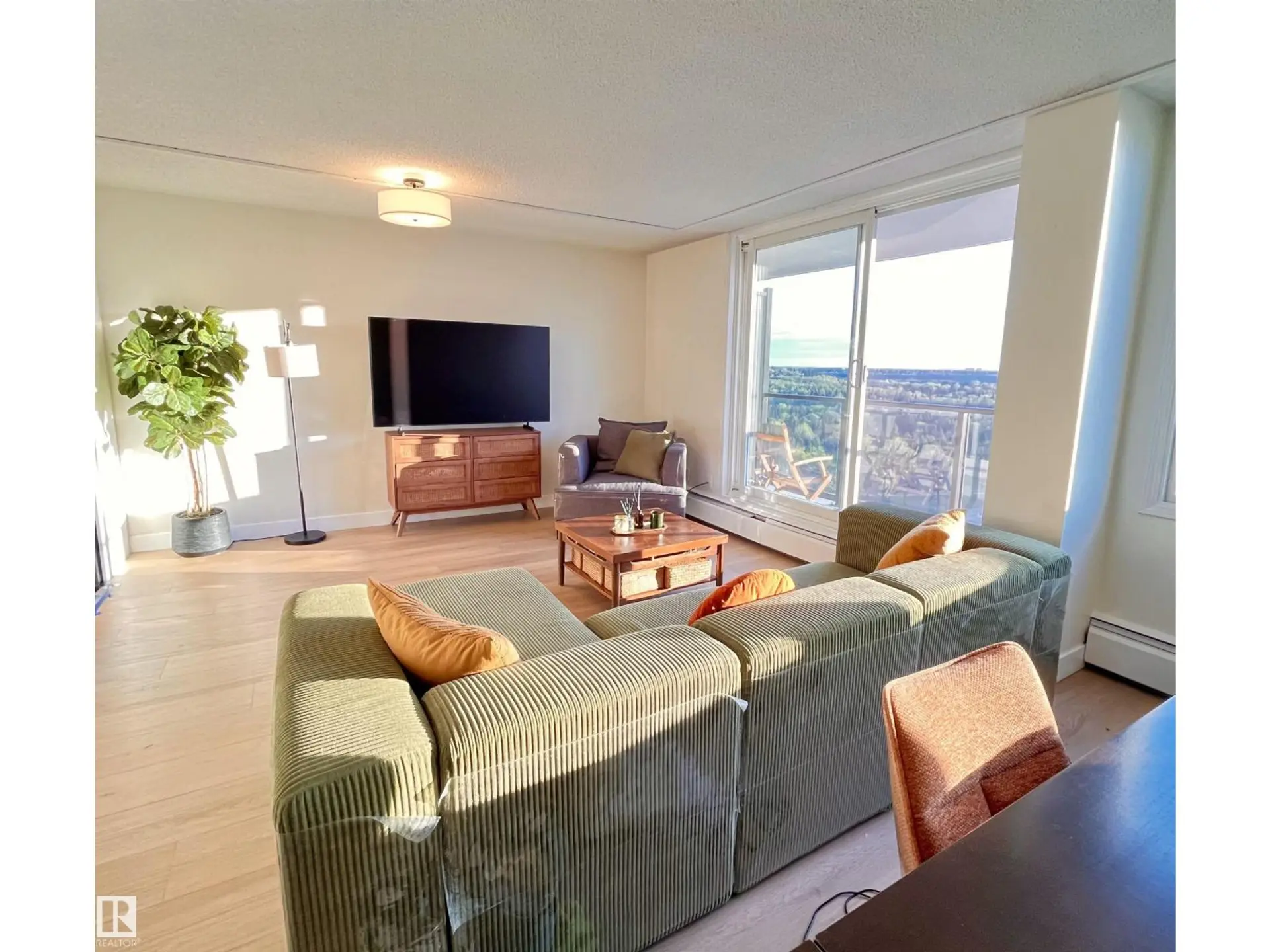 #807 10011 116 ST NW - Image 2