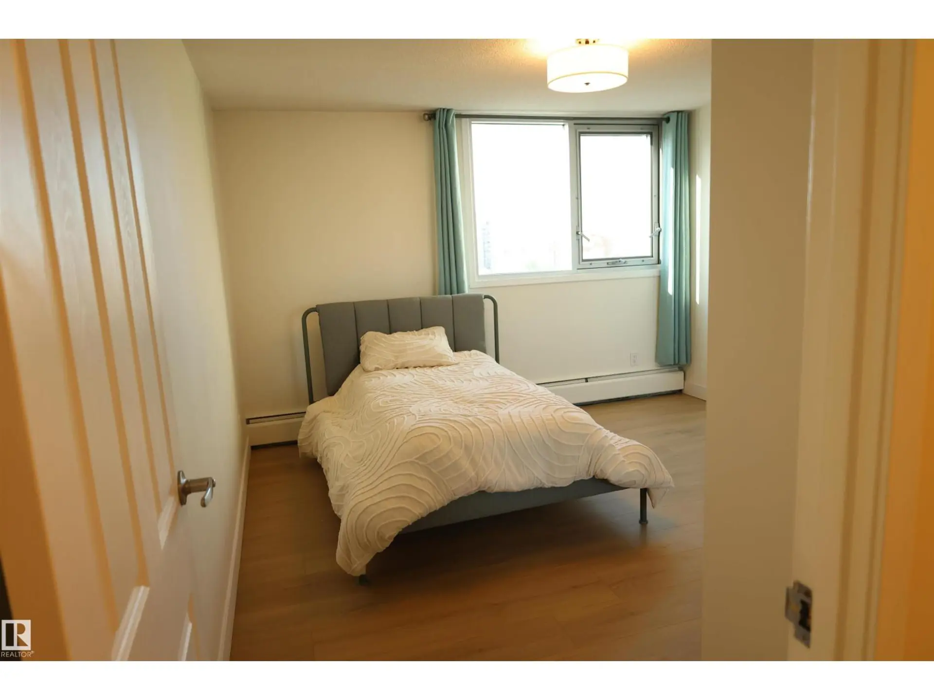 #807 10011 116 ST NW - Image 11