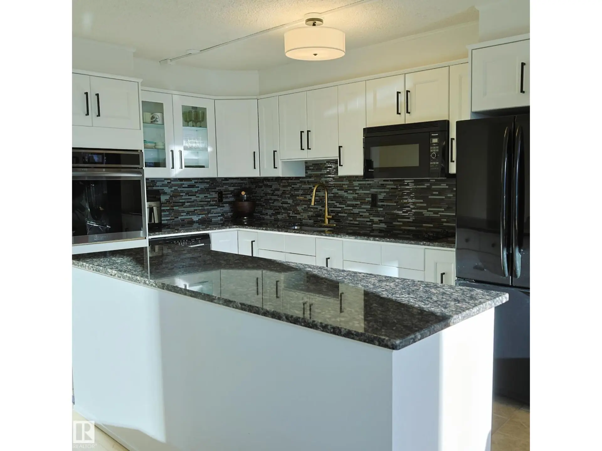 #807 10011 116 ST NW - Image 7