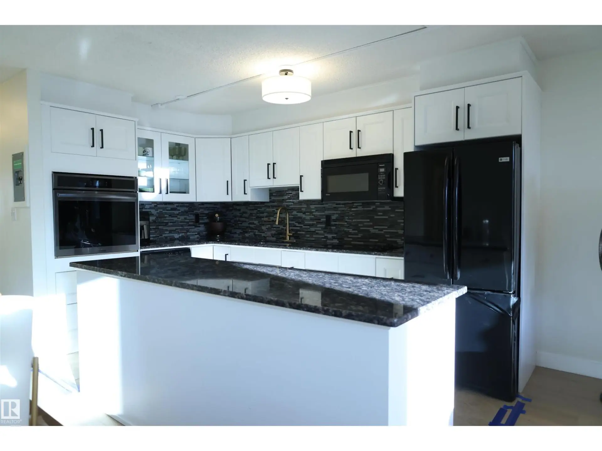 #807 10011 116 ST NW - Image 6