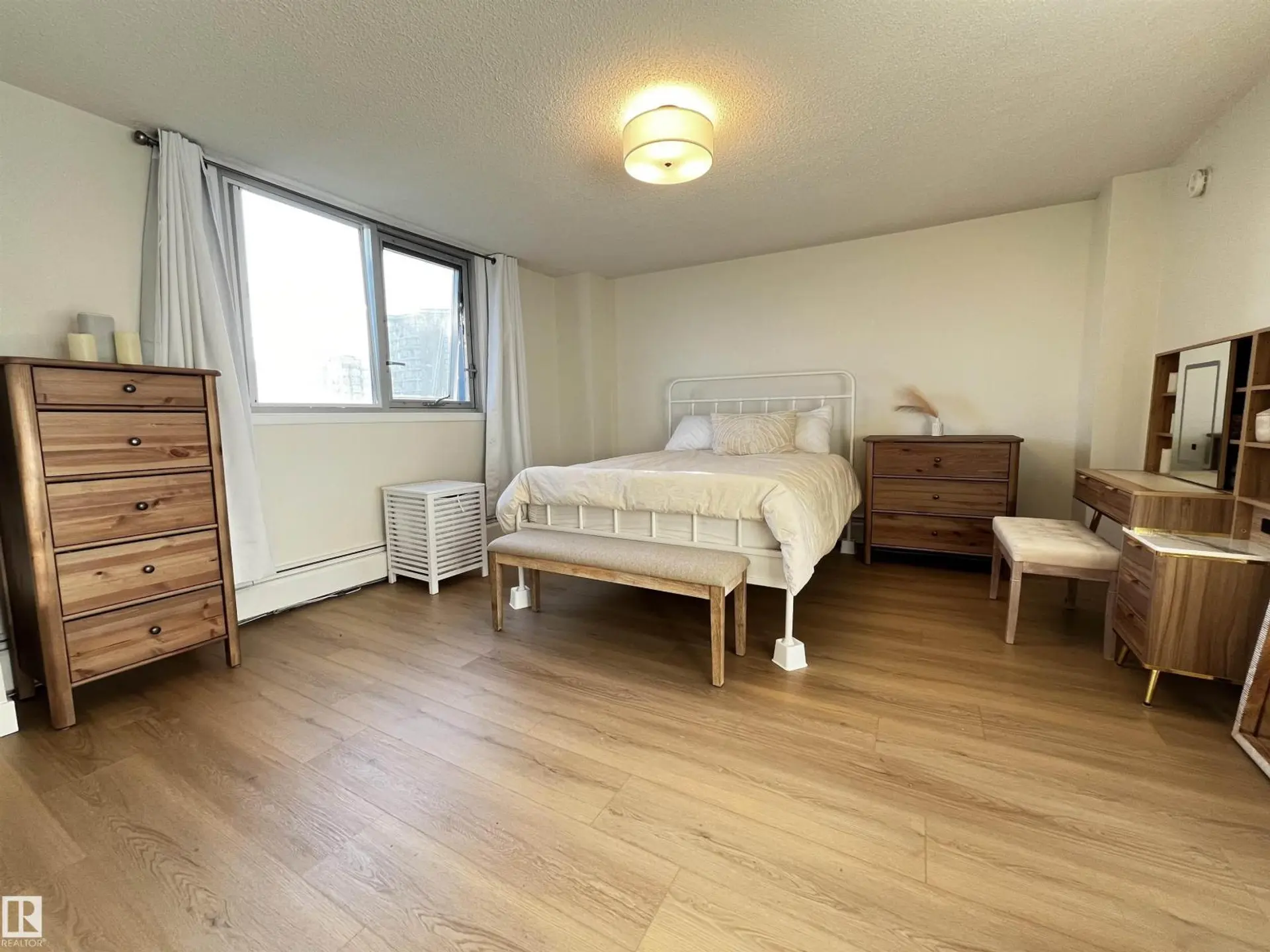 #807 10011 116 ST NW - Image 8