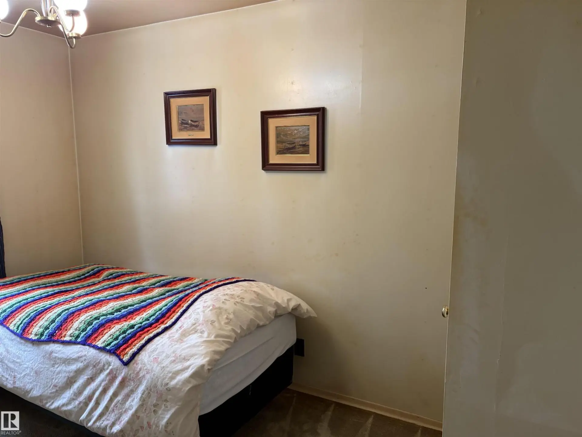 10916 151 ST NW - Image 11