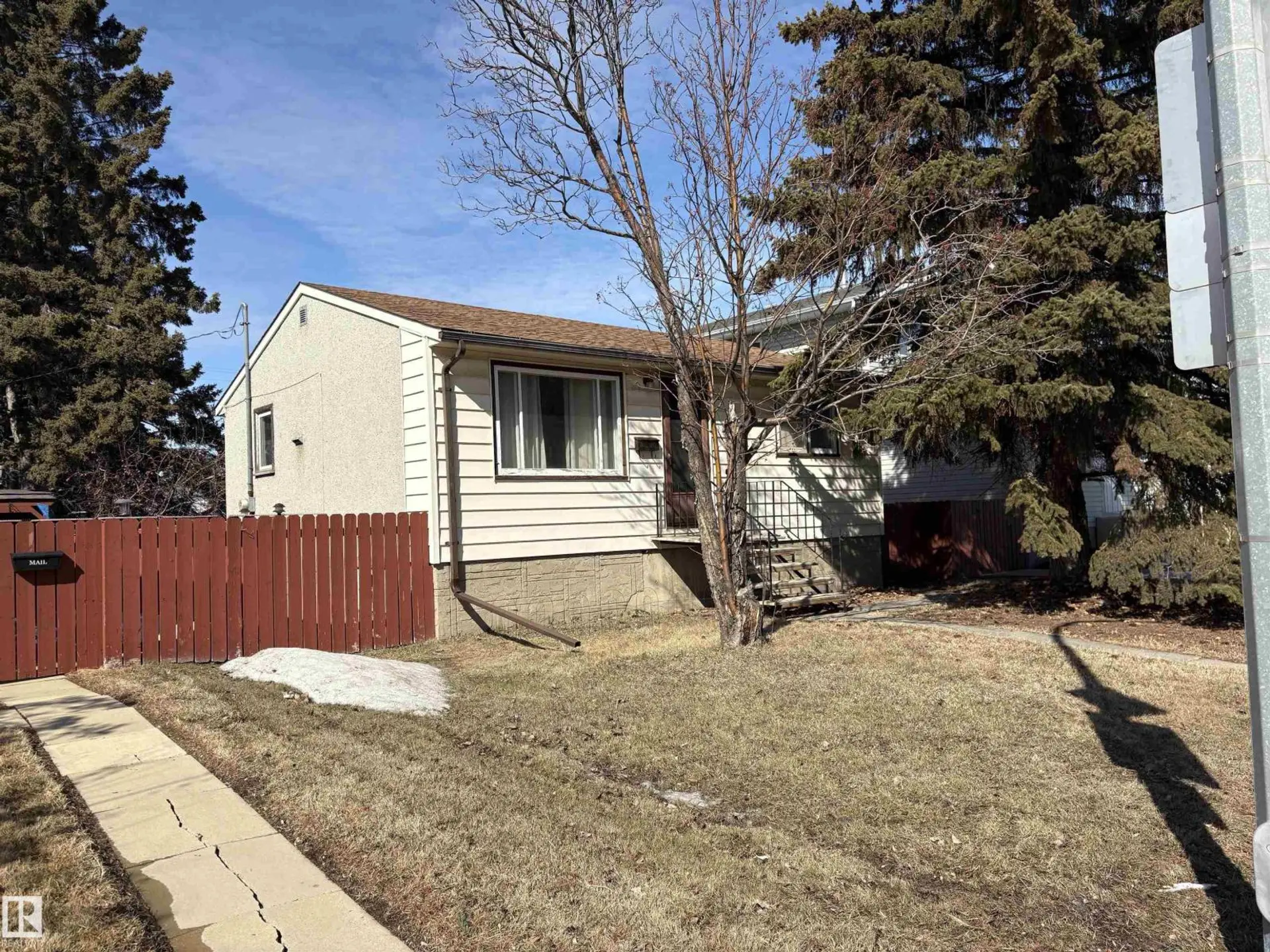 10916 151 ST NW - Image 1