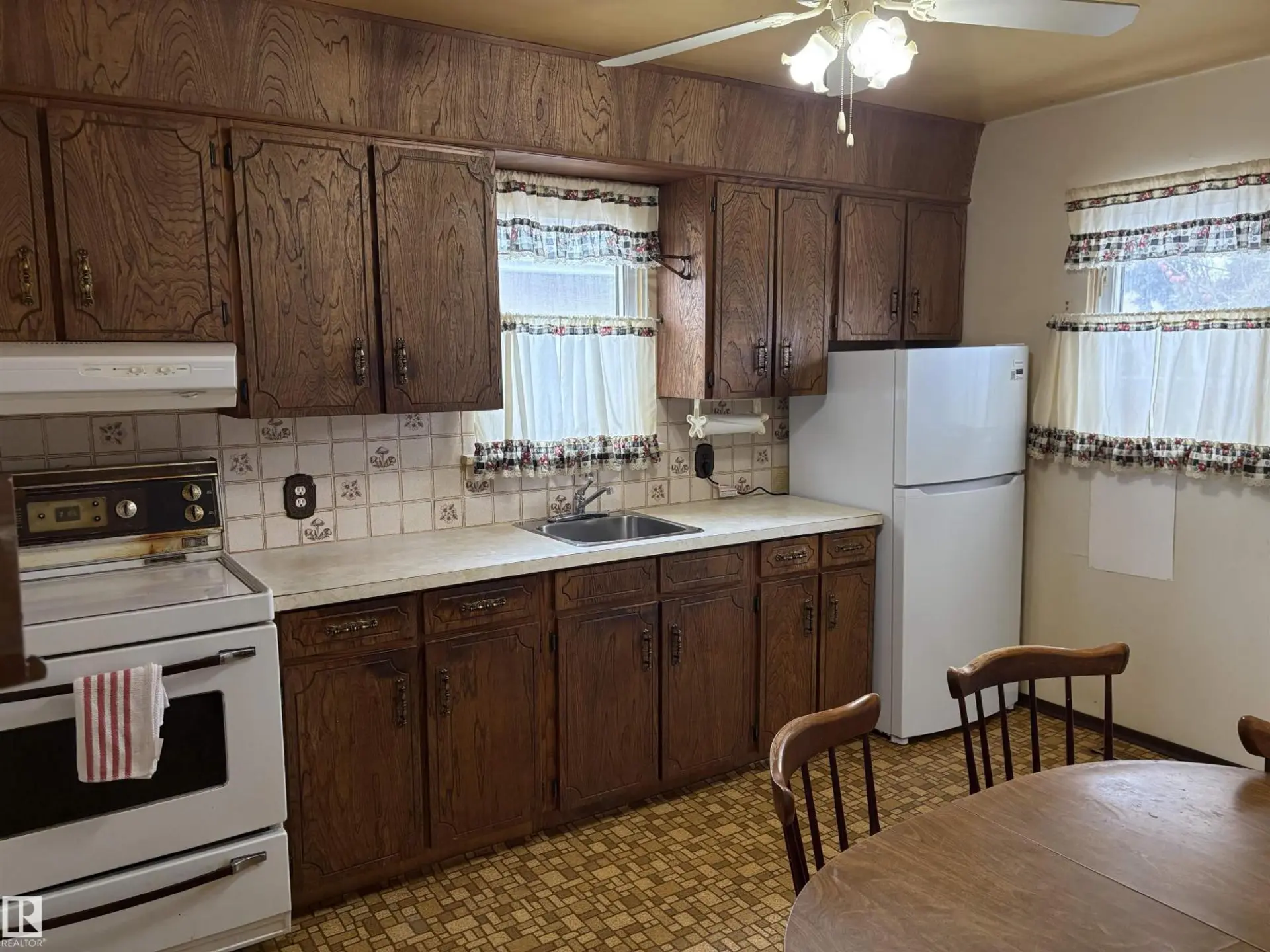 10916 151 ST NW - Image 15