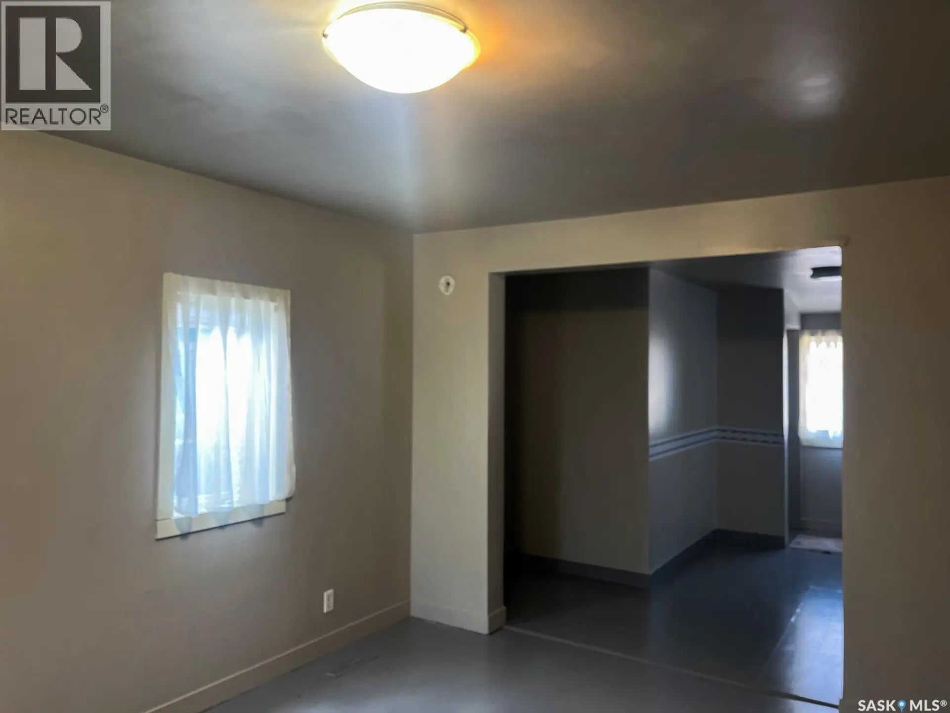 2234 Winnipeg STREET - Image 4