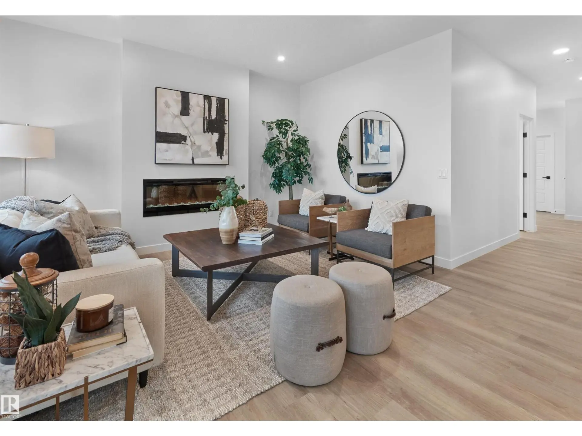 1028 CRISTALL CR SW - Image 2