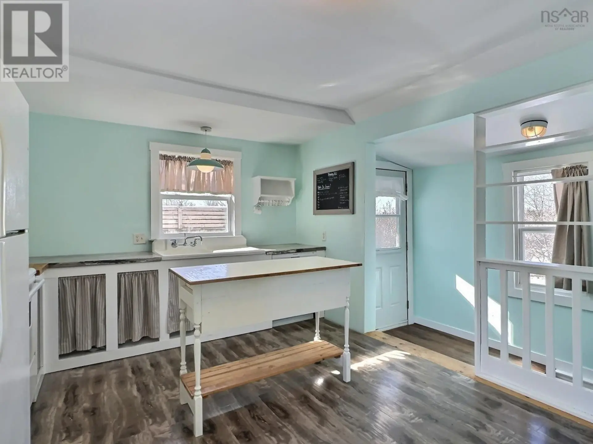 14 High Street - Image 6