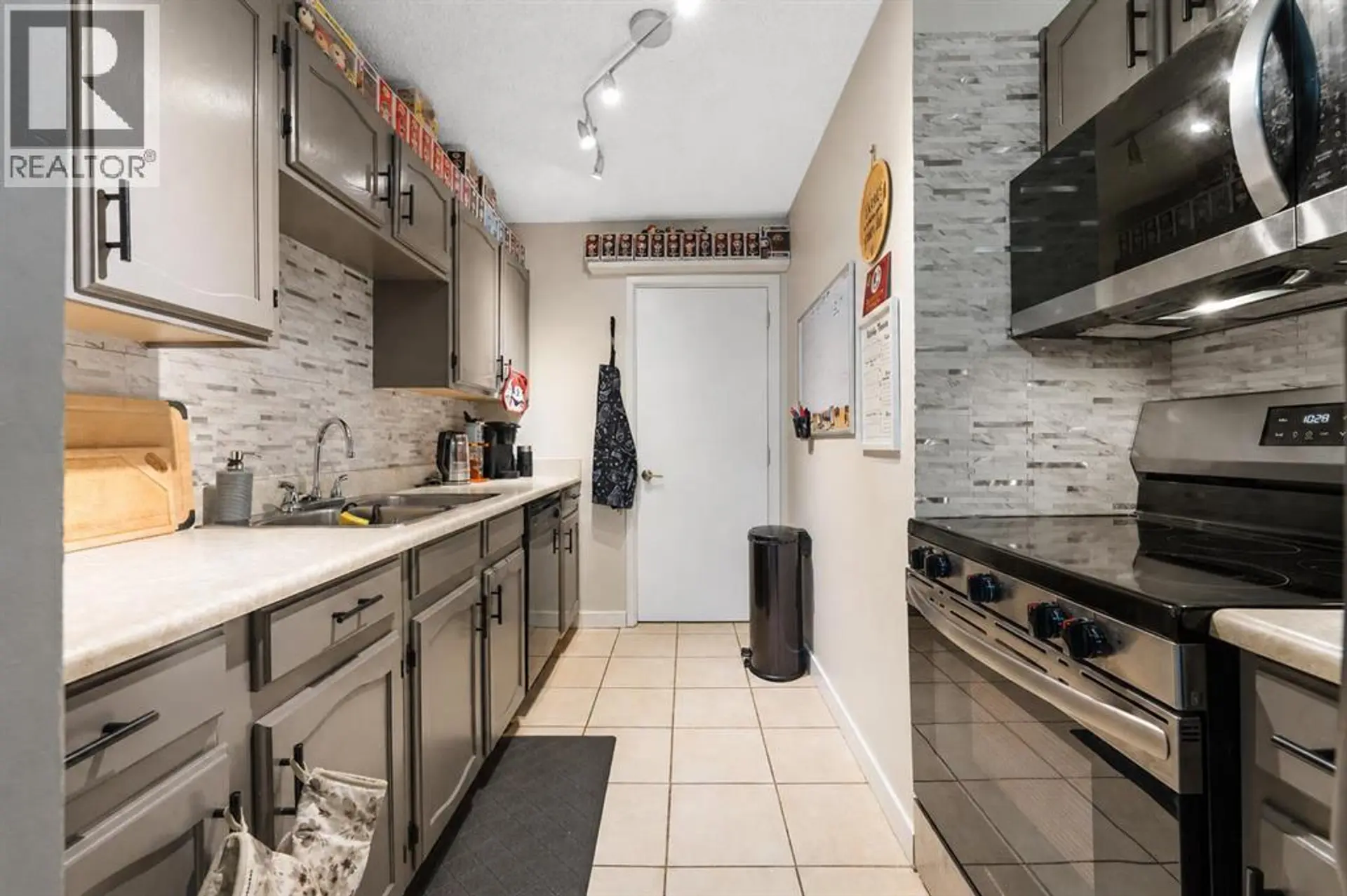 #10 3911 1 Street NE - Image 3