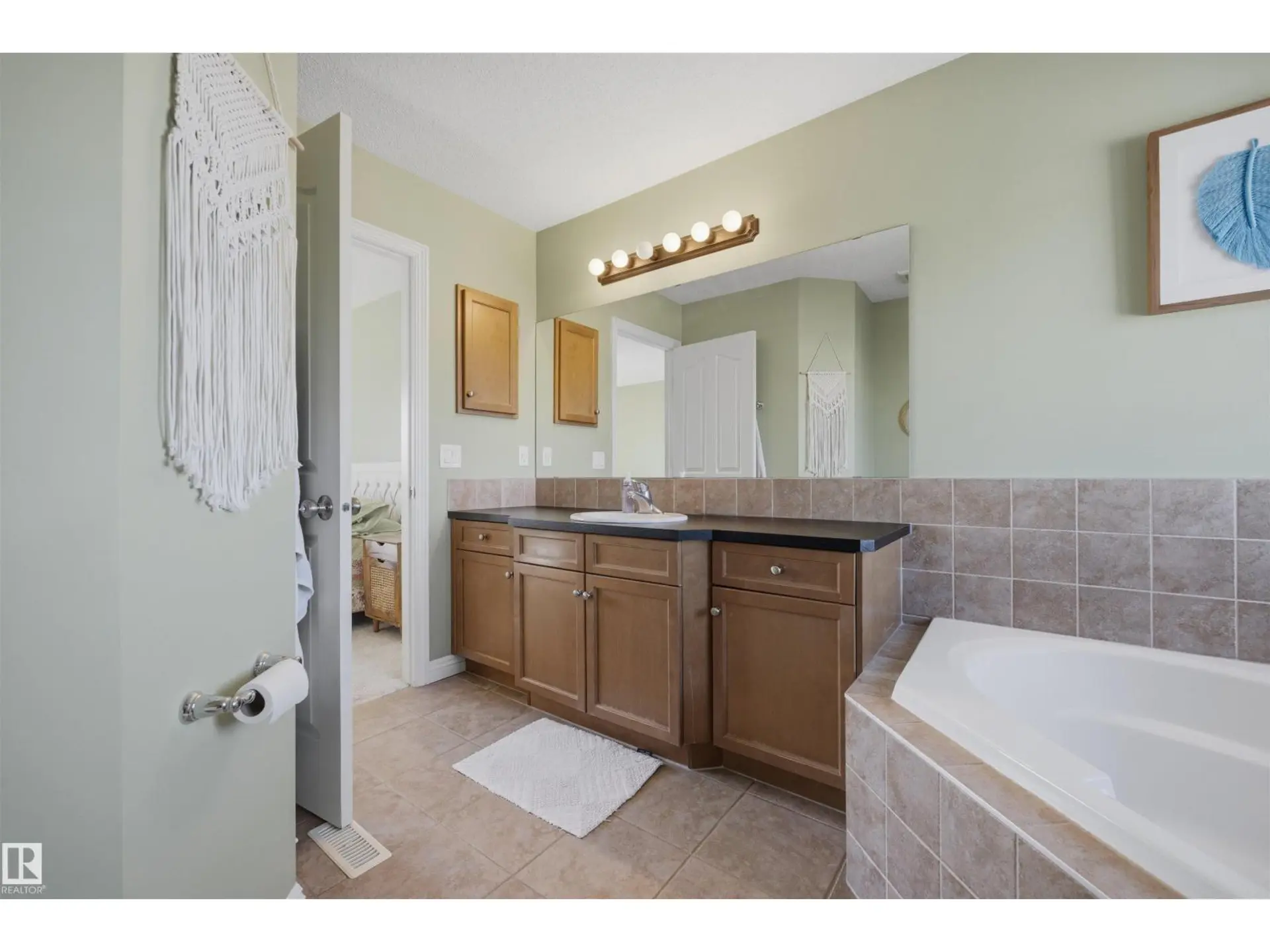 255 SUNCREST RD - Image 12