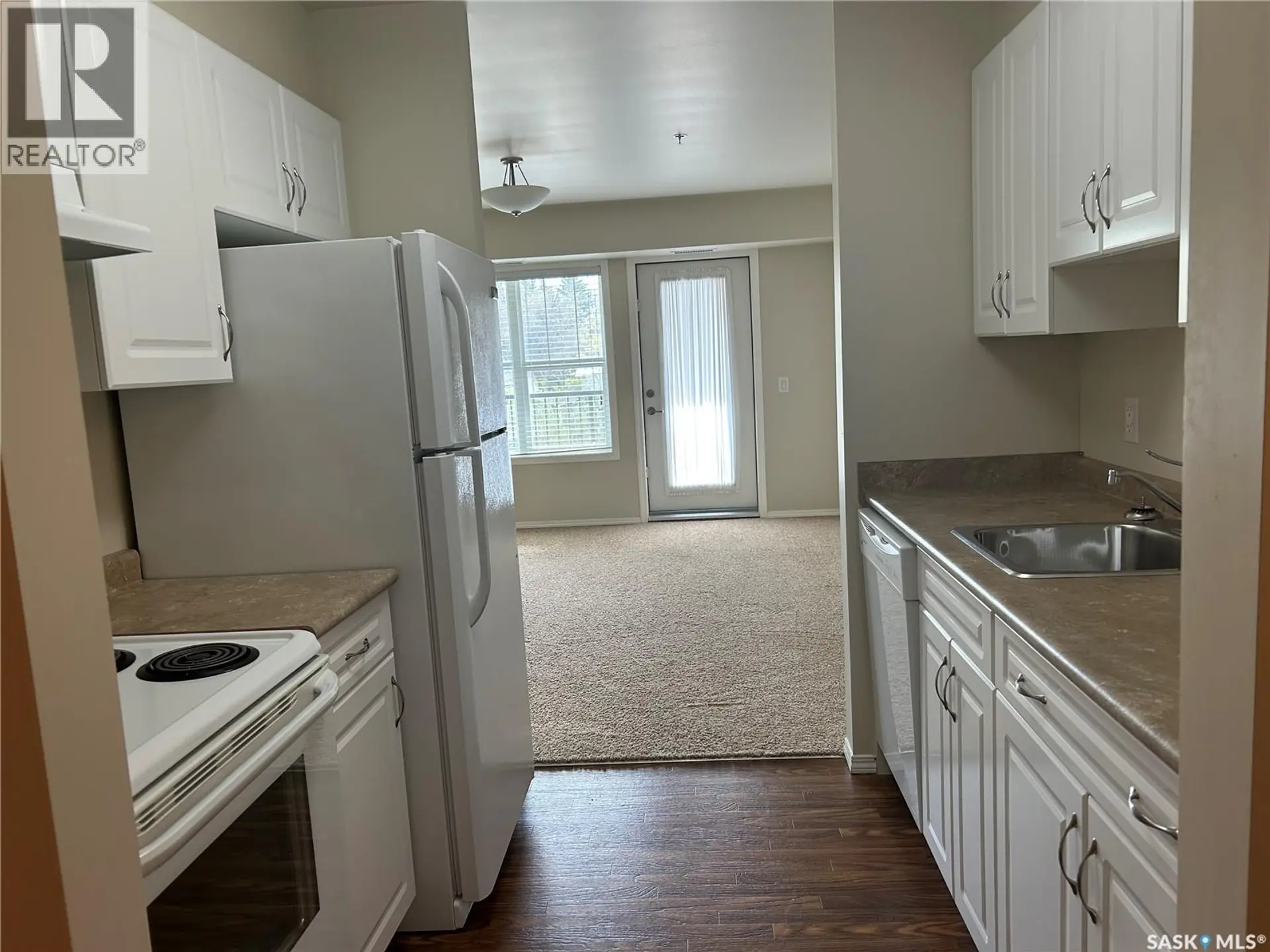 #321 601 110th AVENUE - Image 3