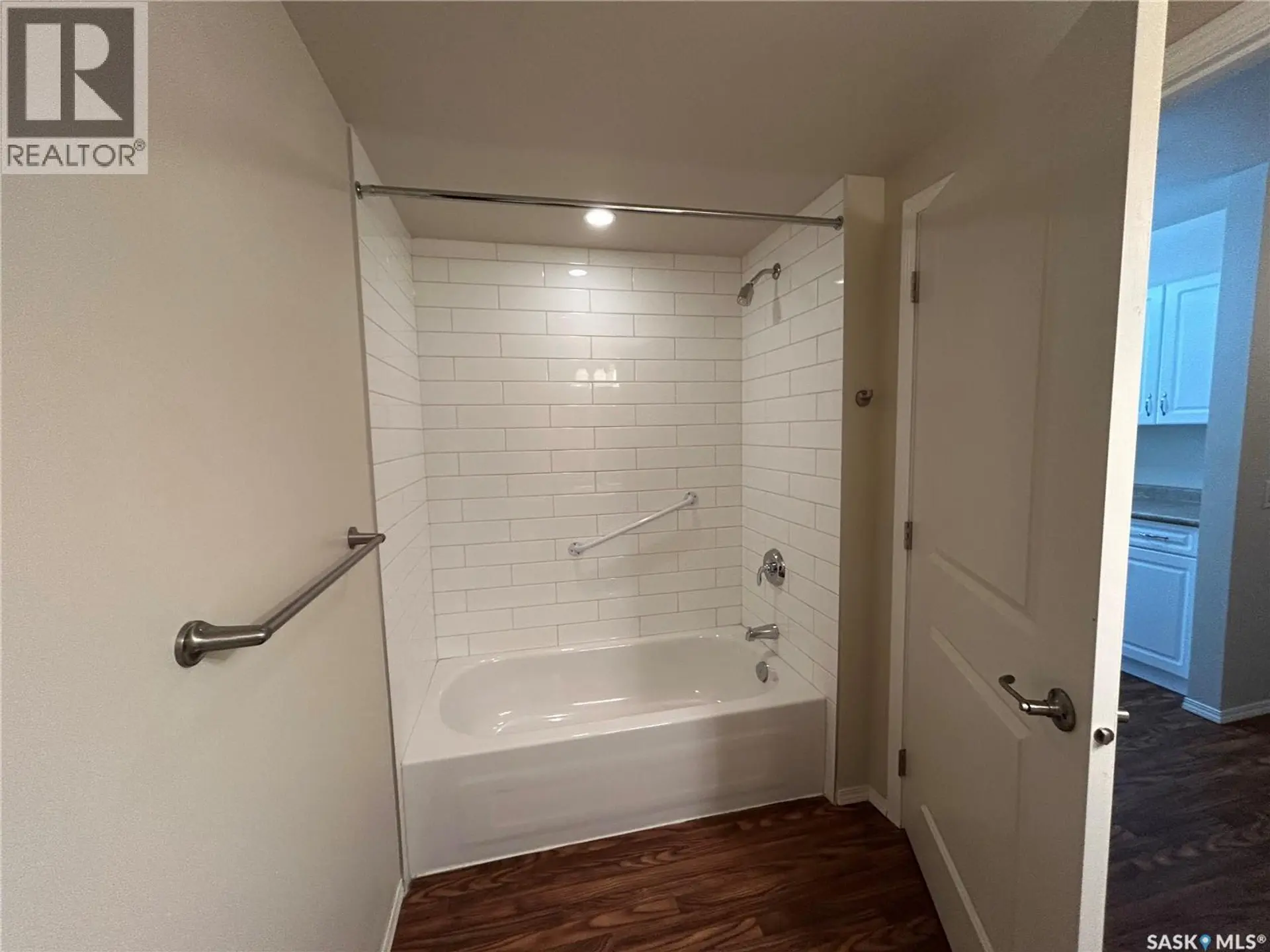 #321 601 110th AVENUE - Image 7
