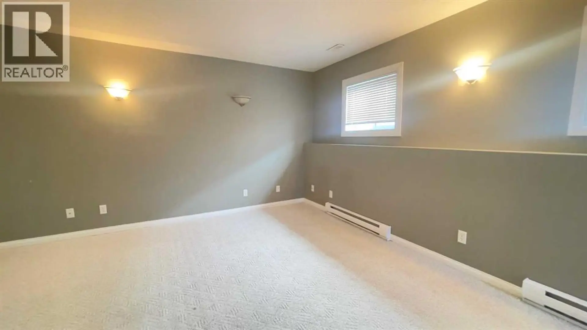 34 Blackfoot Road W - Image 13