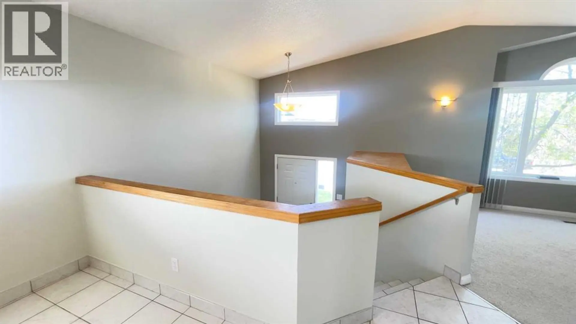 34 Blackfoot Road W - Image 2