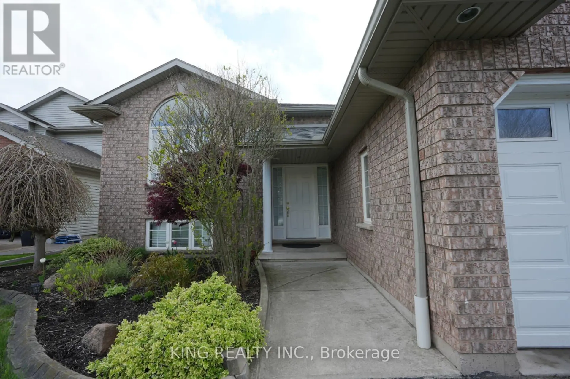 120 REDWOOD COURT - Image 2