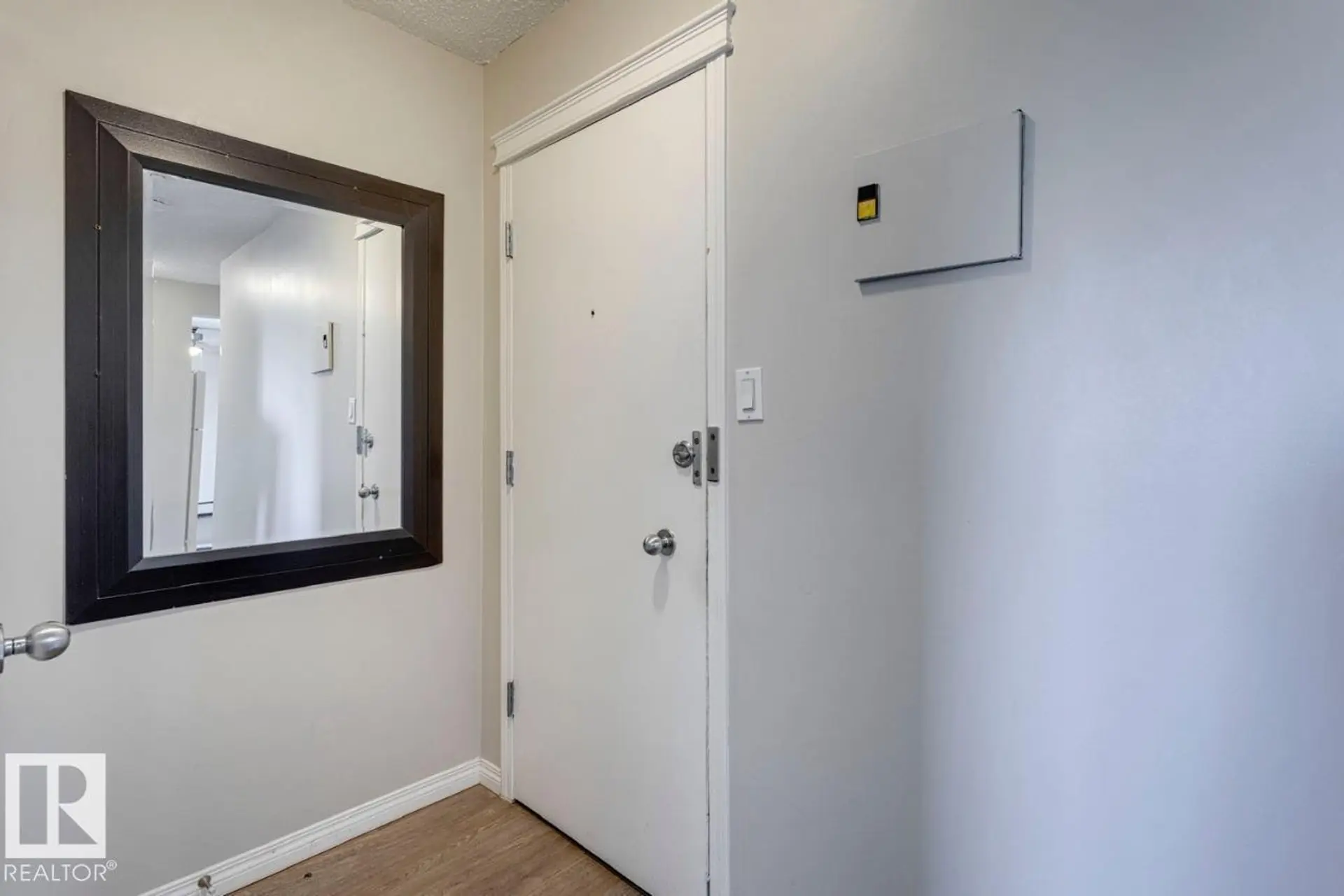 #402 10330 113 ST NW - Image 3