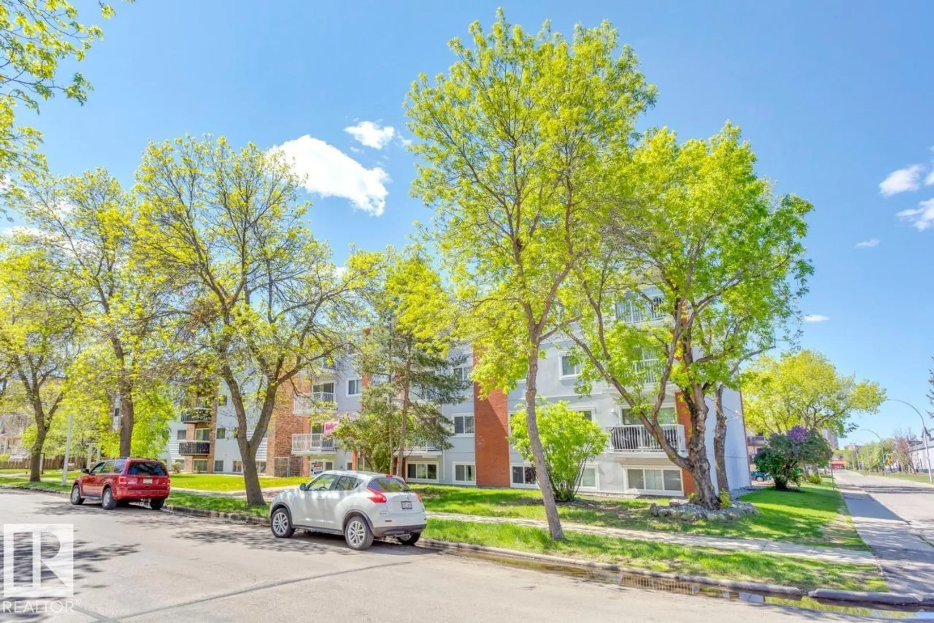 #402 10330 113 ST NW - Image 16