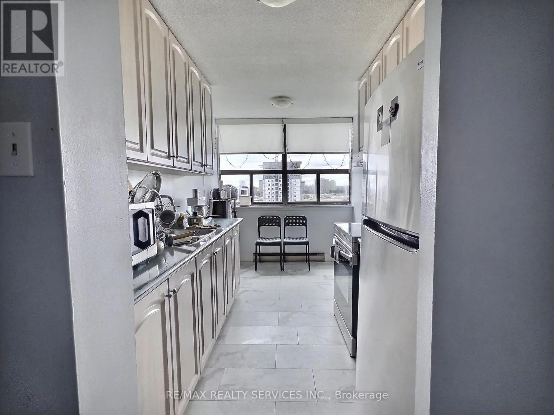 #1812 18 KNIGHTSBRIDGE ROAD - Image 10