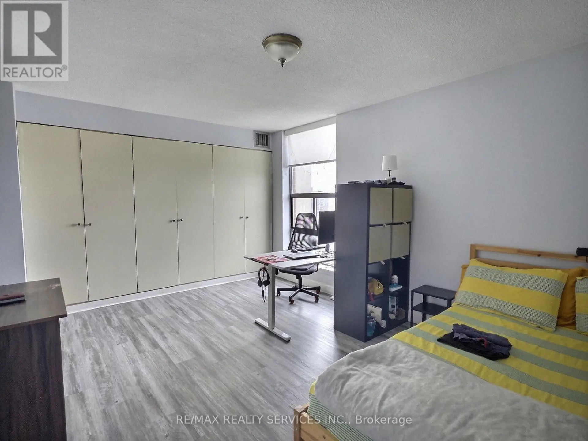 #1812 18 KNIGHTSBRIDGE ROAD - Image 12