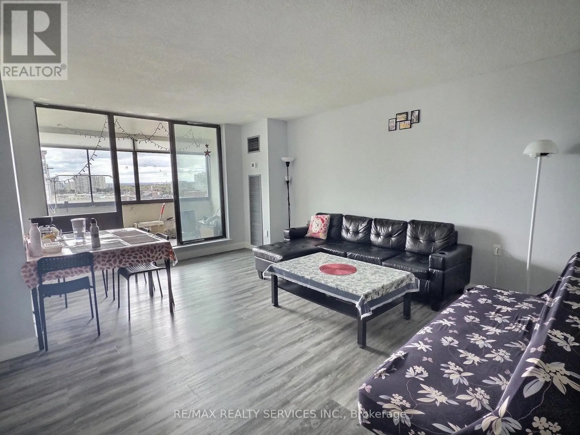 #1812 18 KNIGHTSBRIDGE ROAD - Image 8