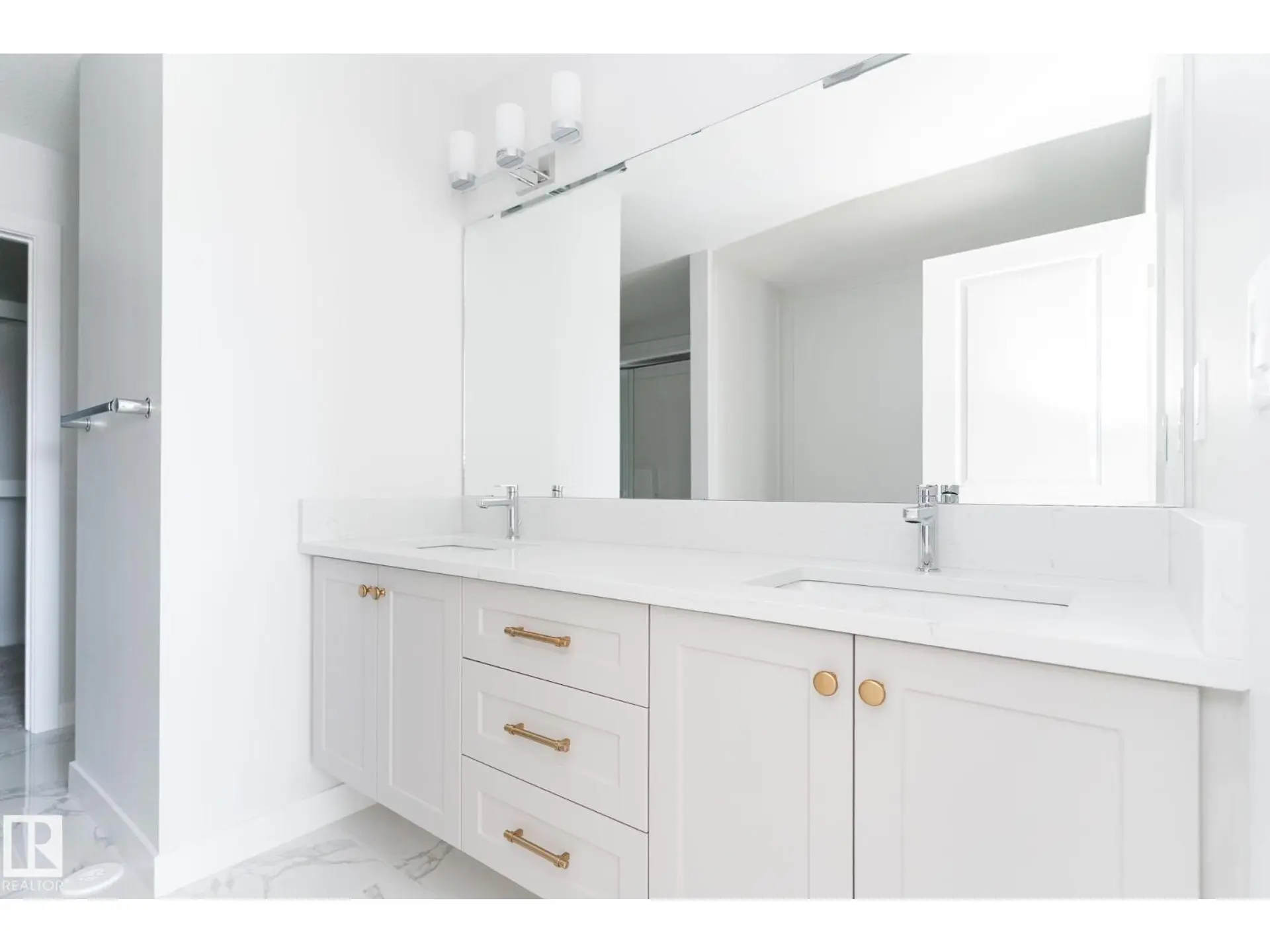 935 18 AV NW - Image 5