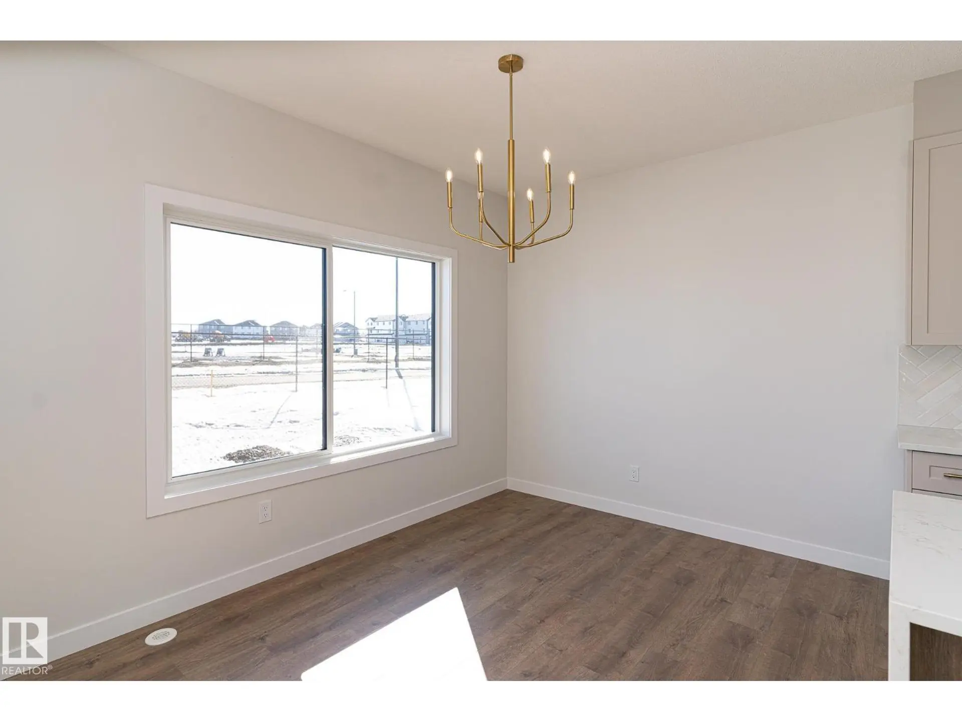 935 18 AV NW - Image 12