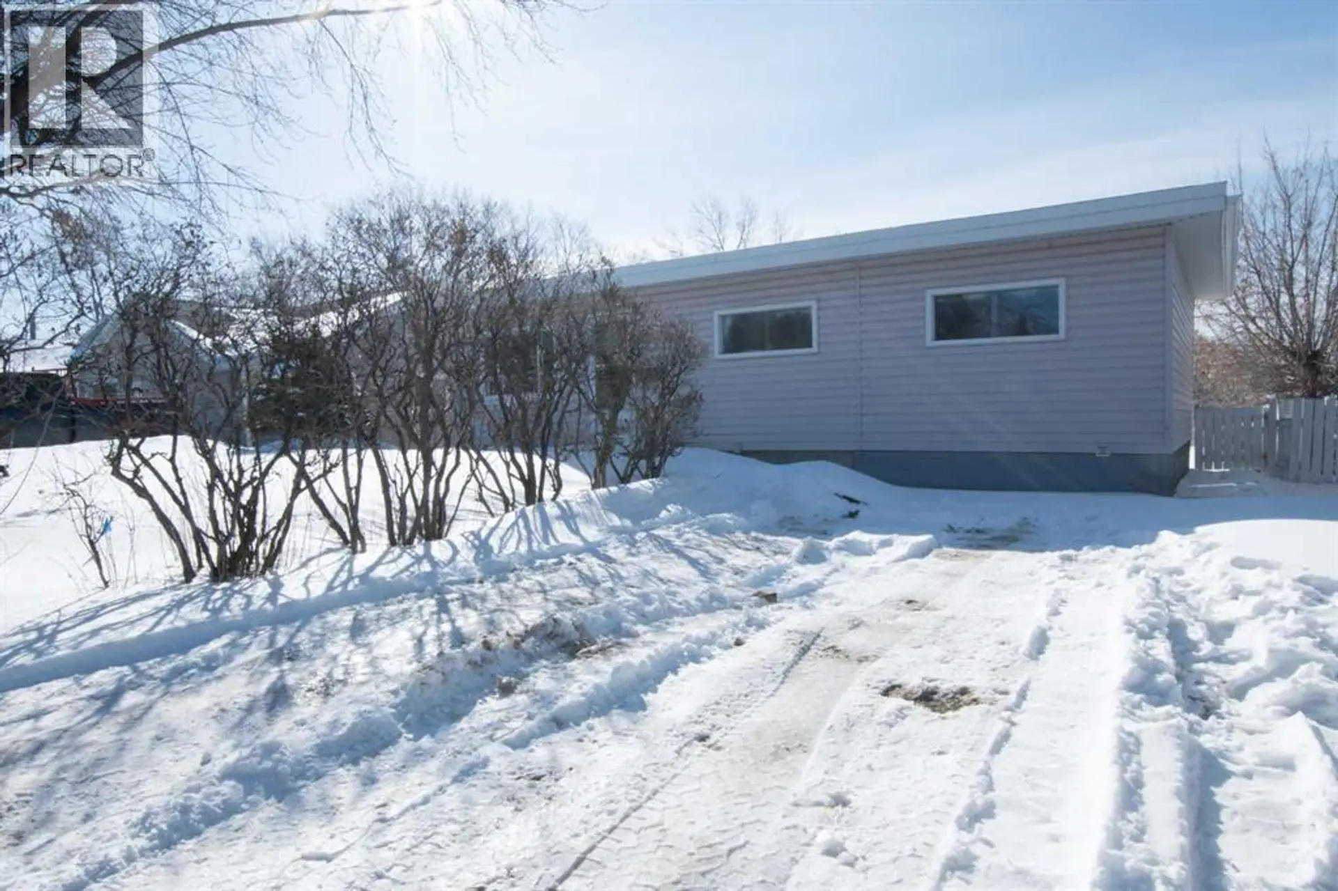 9513 105 Avenue - Image 2