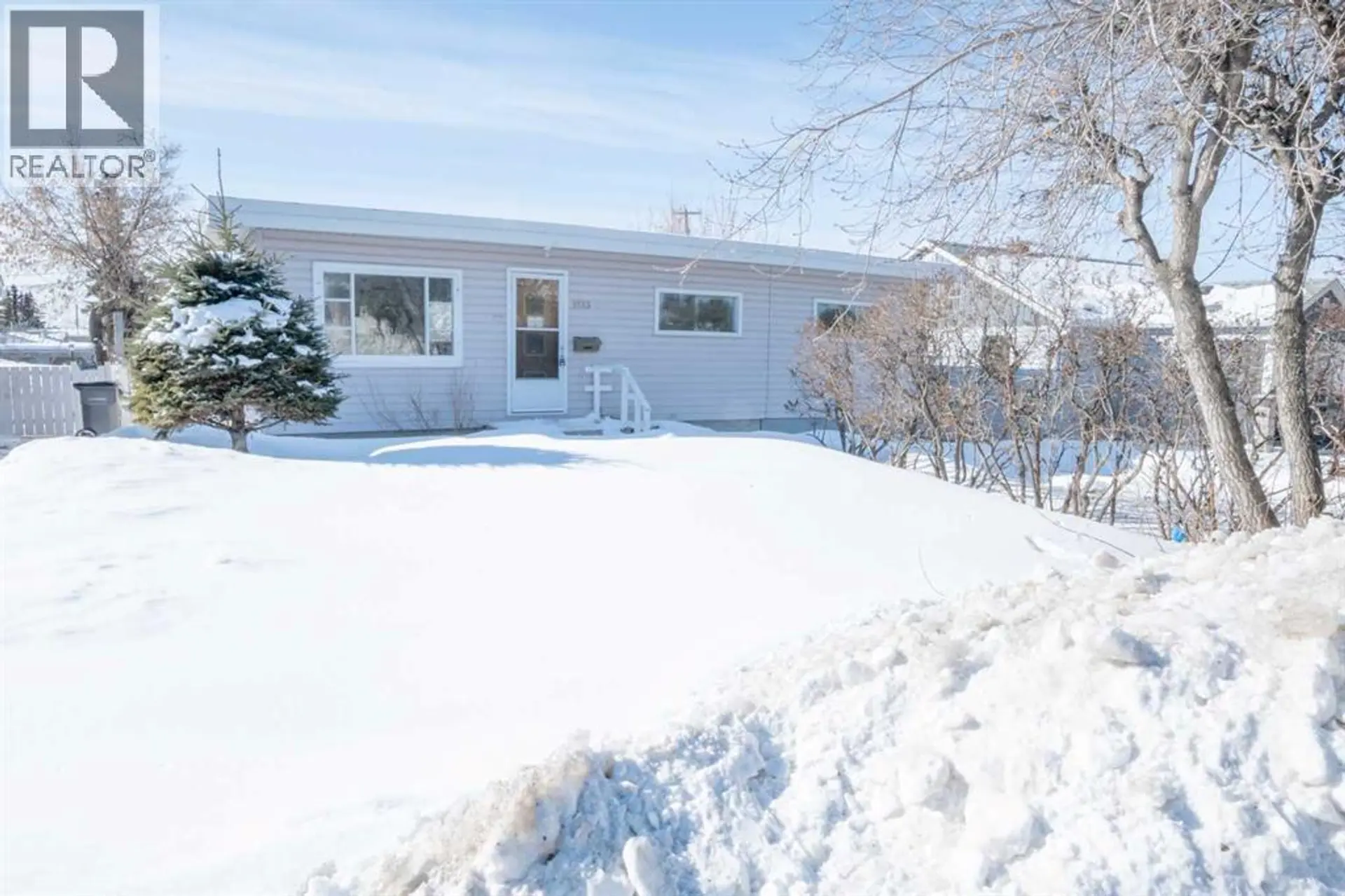 9513 105 Avenue - Image 1