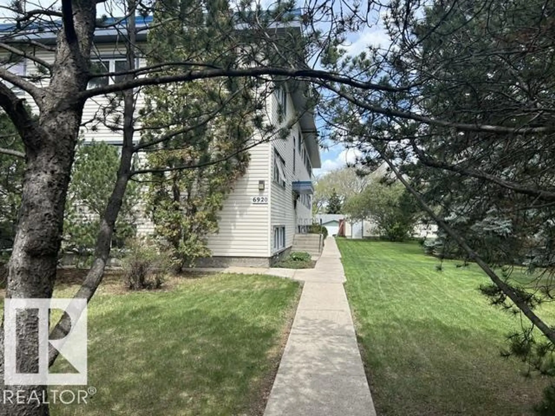 #2 6920 101 AV NW NW - Image 2