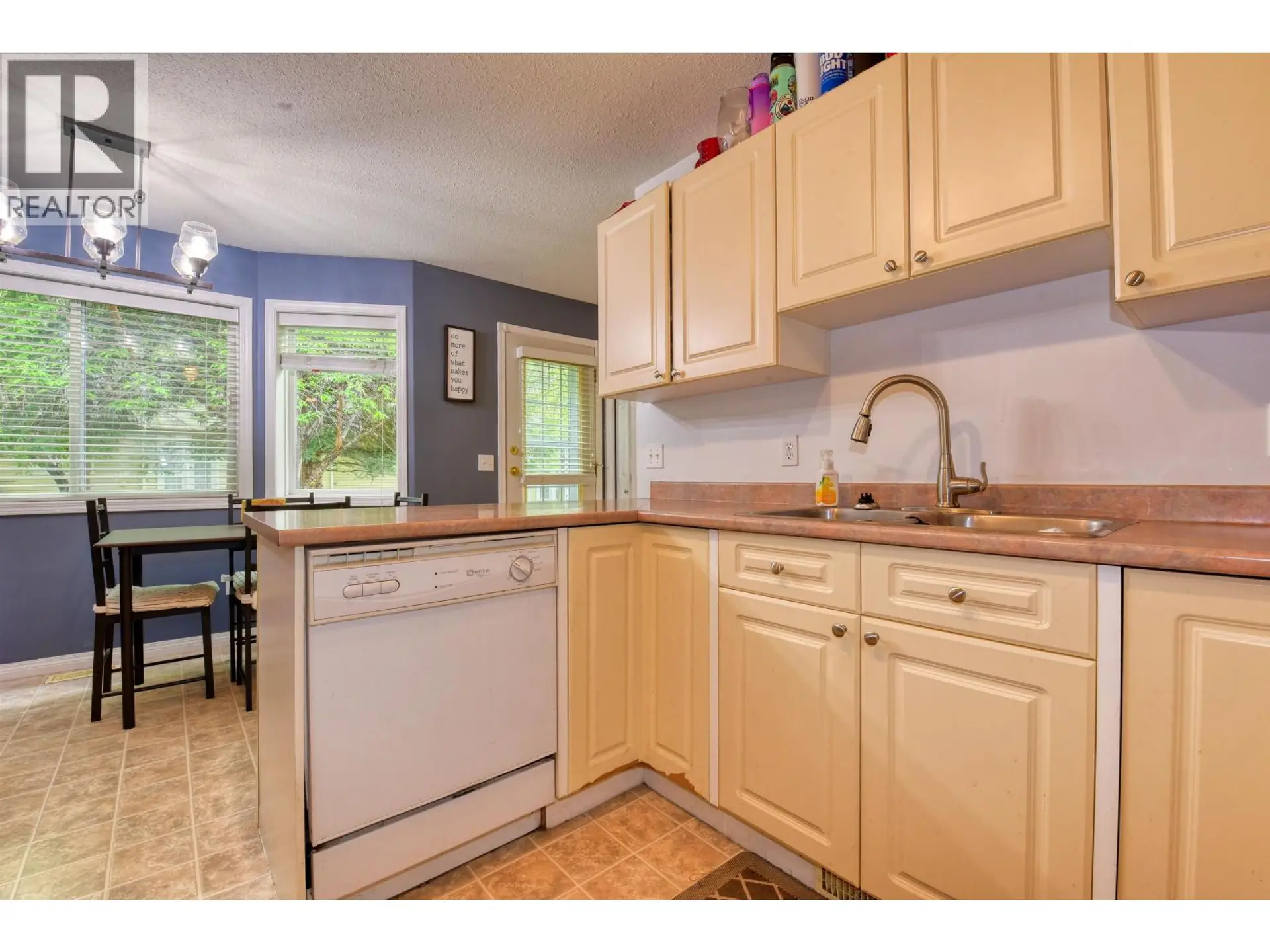 #27 350 PEARKES DRIVE - Image 4