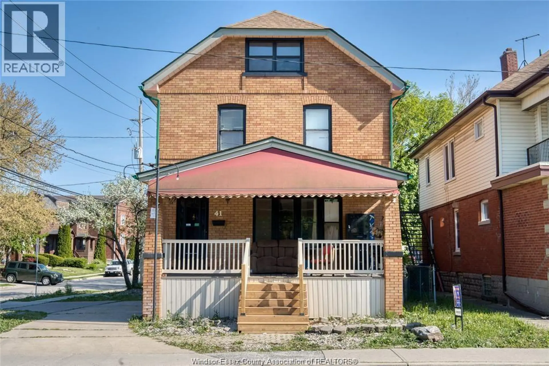 41 Giles BOULEVARD - Image 1