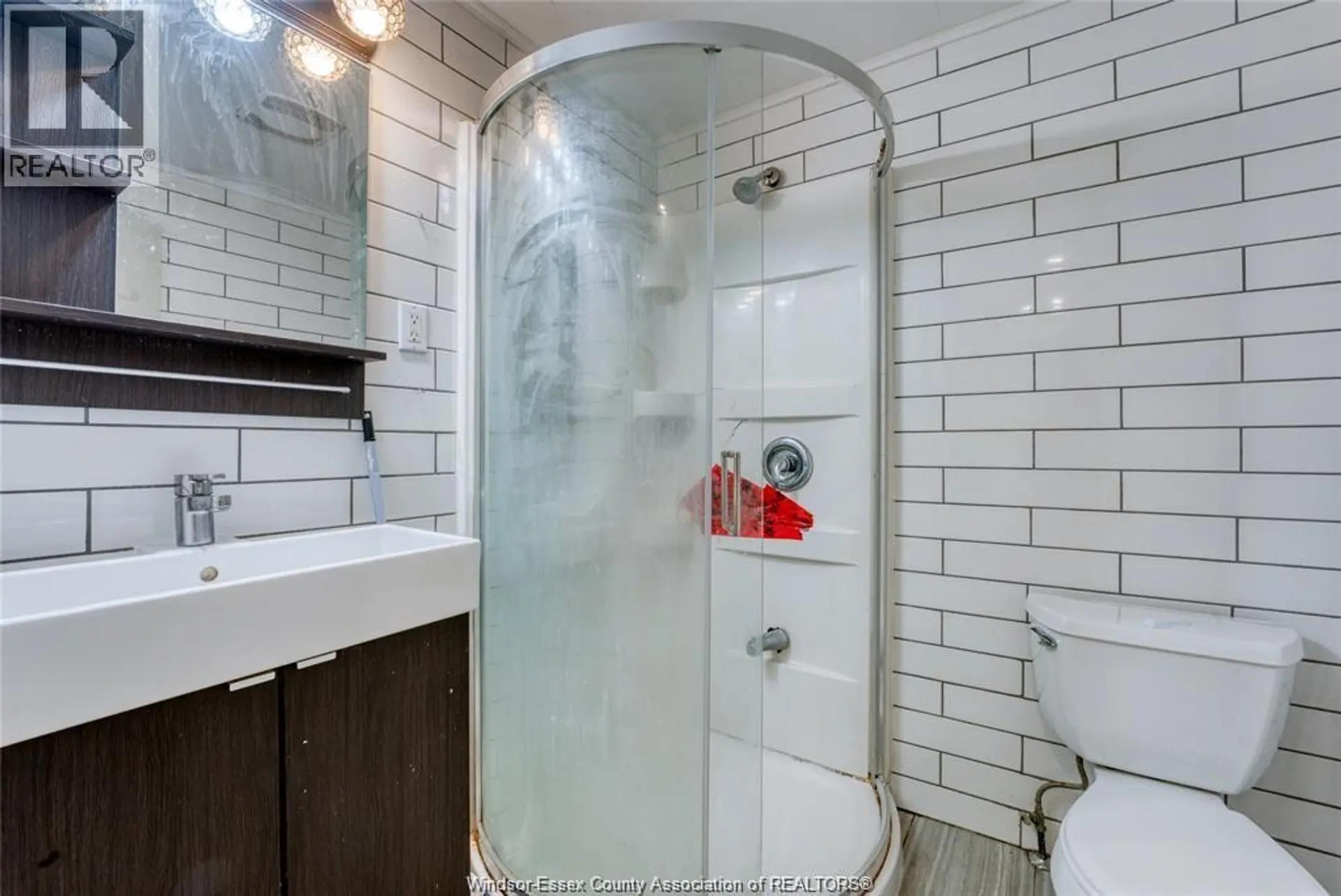 41 Giles BOULEVARD - Image 4