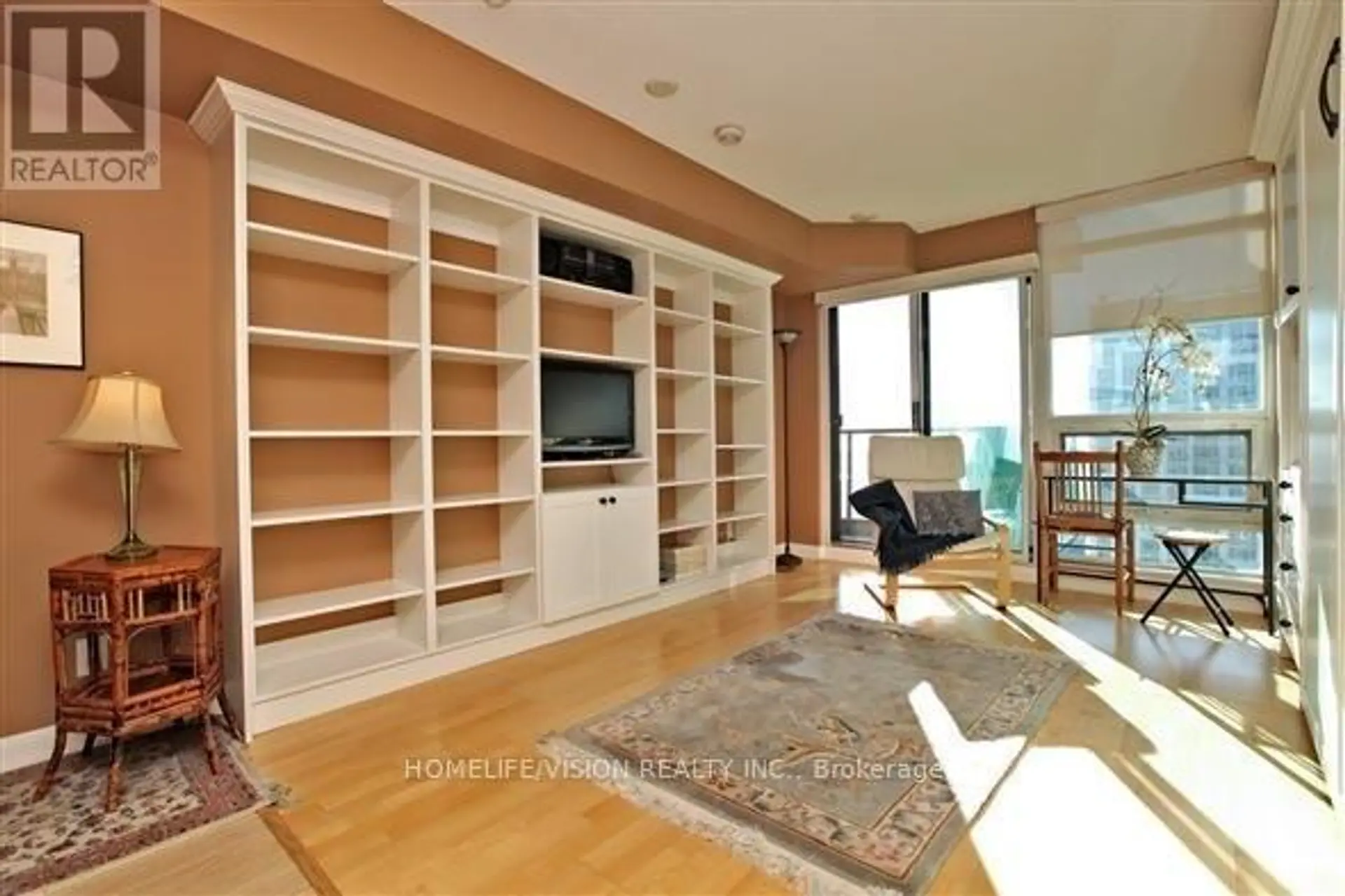 #2509 600 FLEET STREET - Image 2