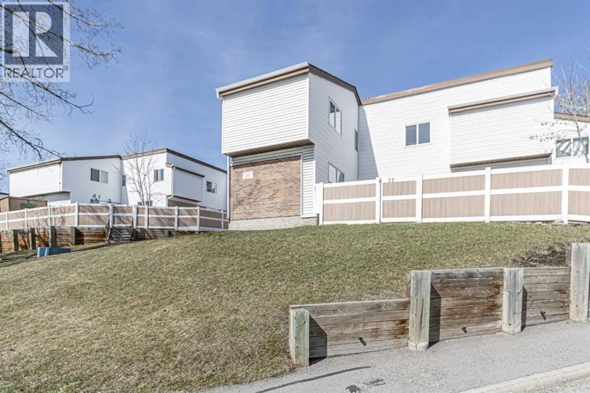 #77 5103 35 Avenue SW - Image 18
