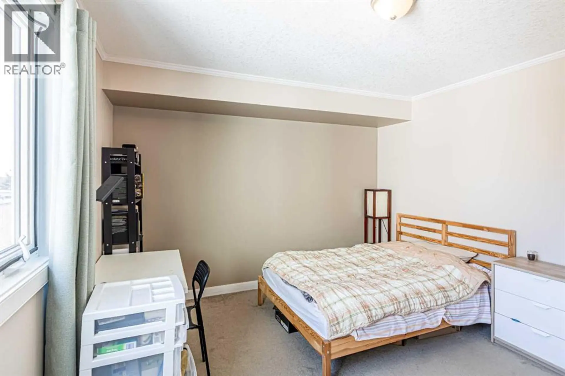 #77 5103 35 Avenue SW - Image 10