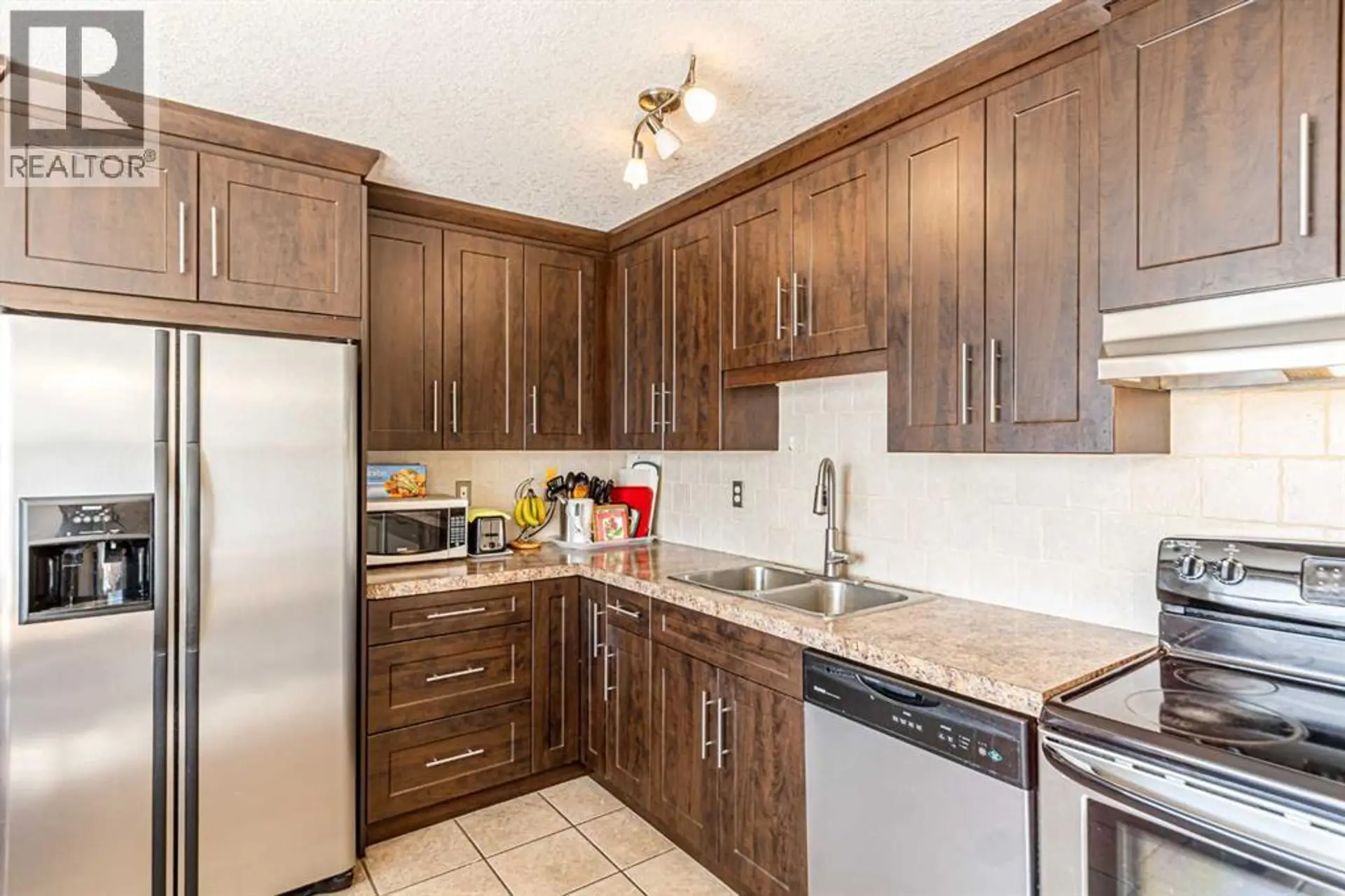 #77 5103 35 Avenue SW - Image 6