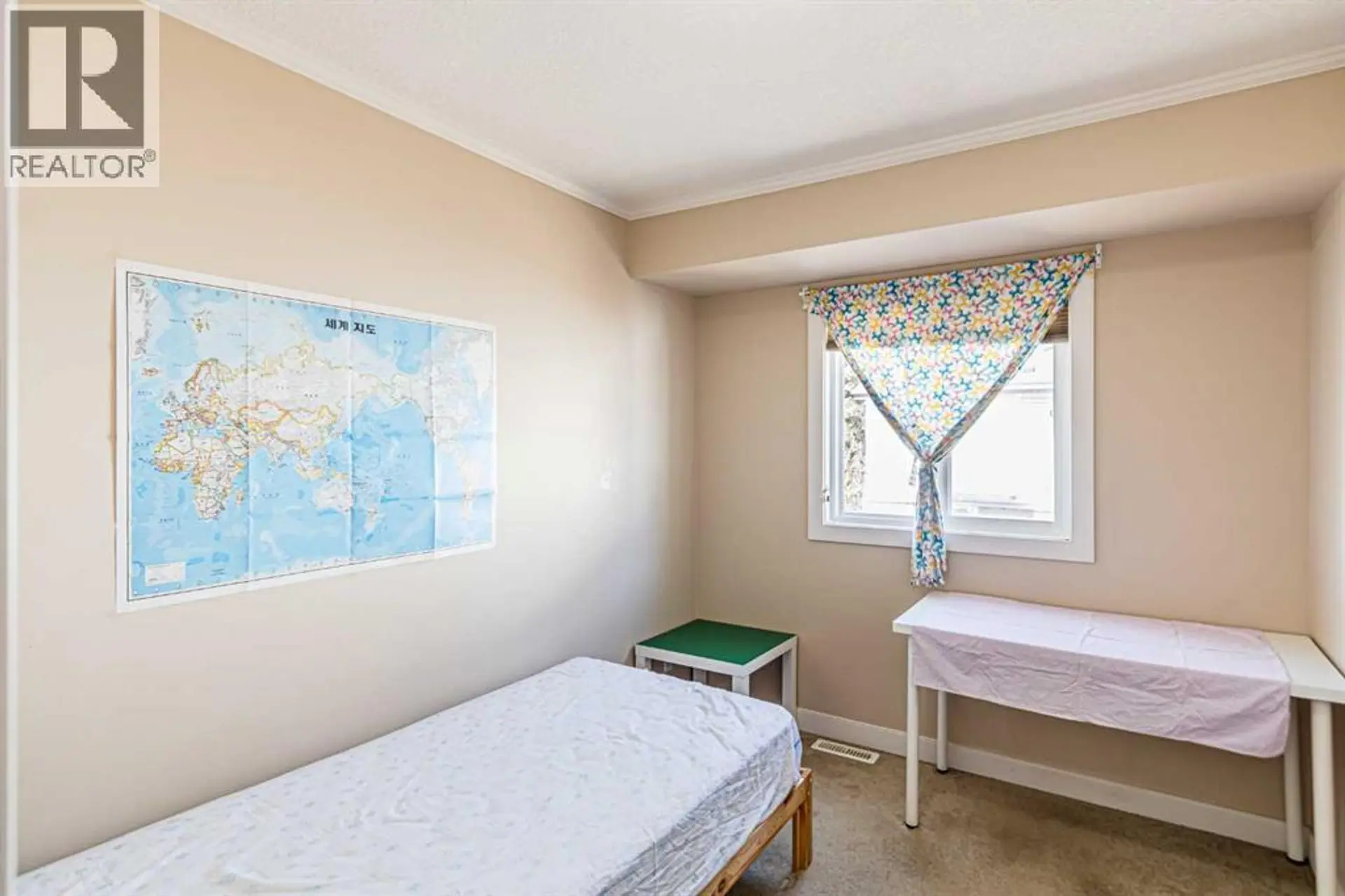 #77 5103 35 Avenue SW - Image 9