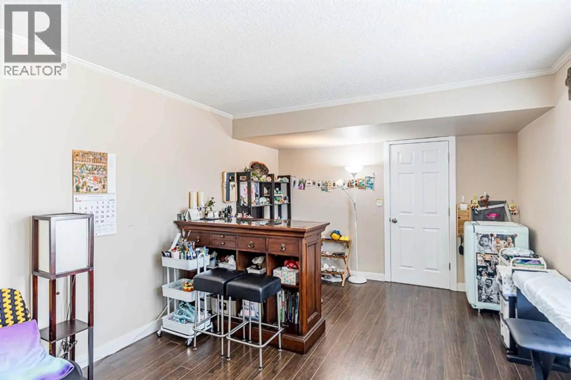 #77 5103 35 Avenue SW - Image 4