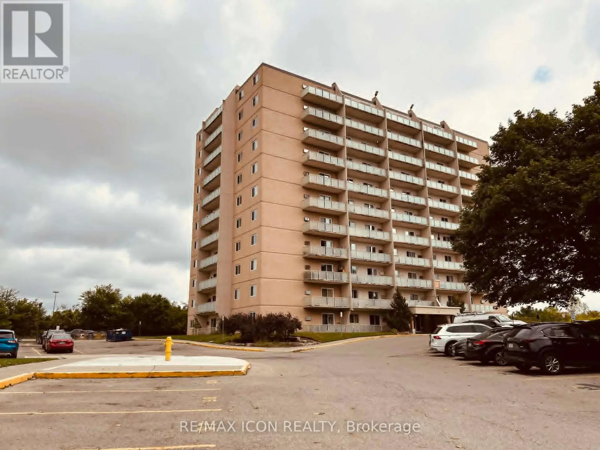 #810 573 MORNINGTON AVENUE - Image 1