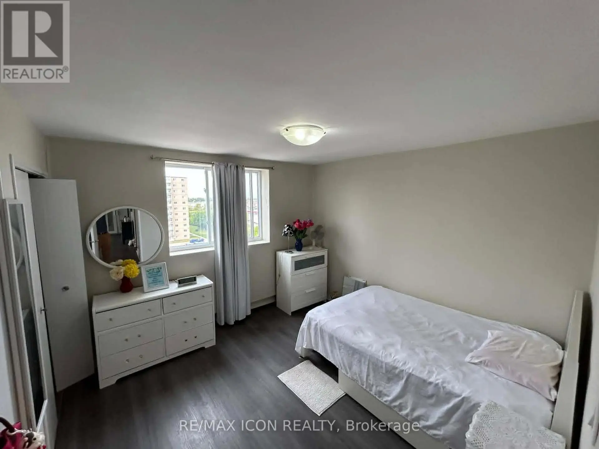 #810 573 MORNINGTON AVENUE - Image 10